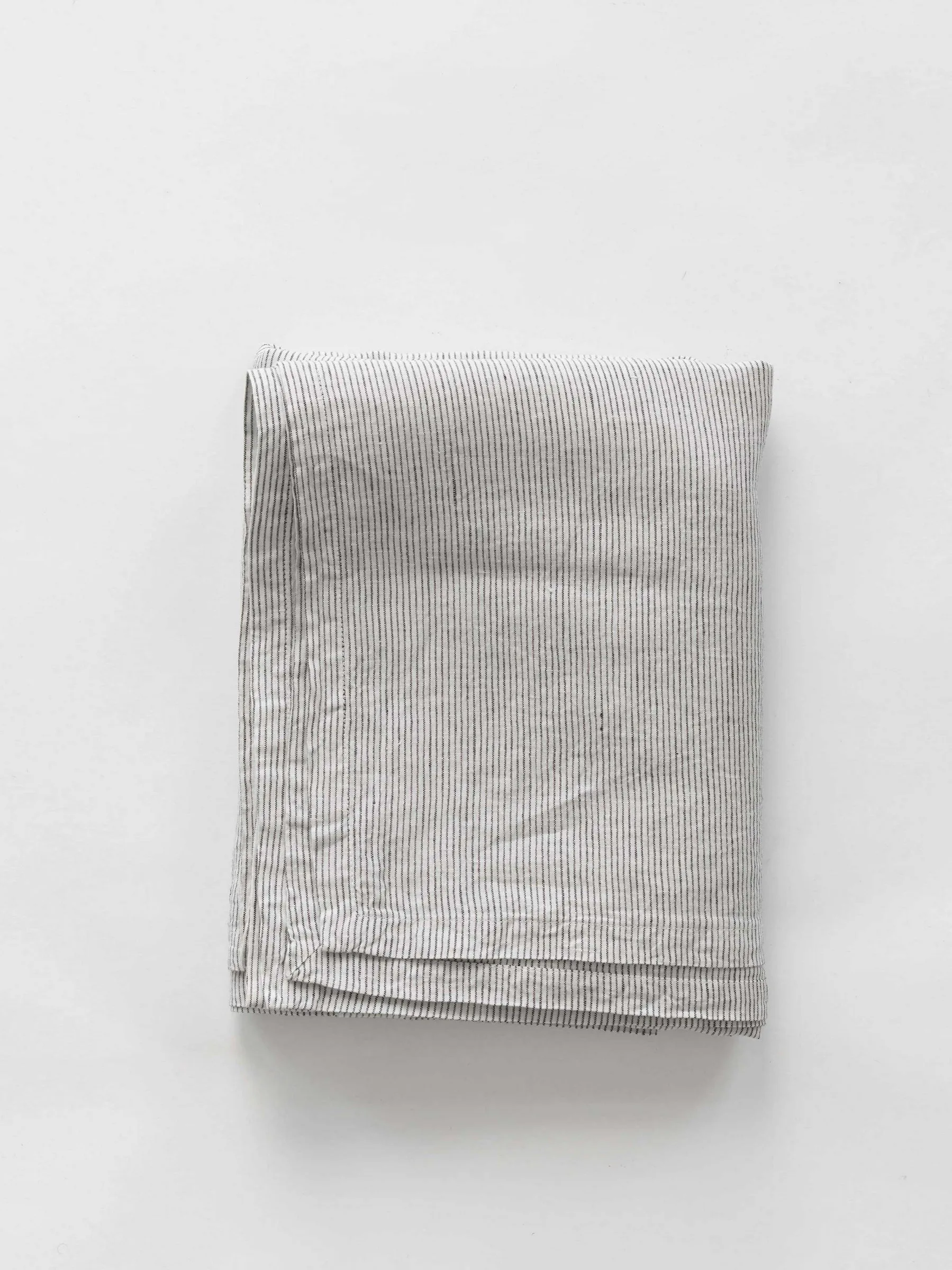 Bordsduk linne 160x330 cm, Pinestripe Tell Me More