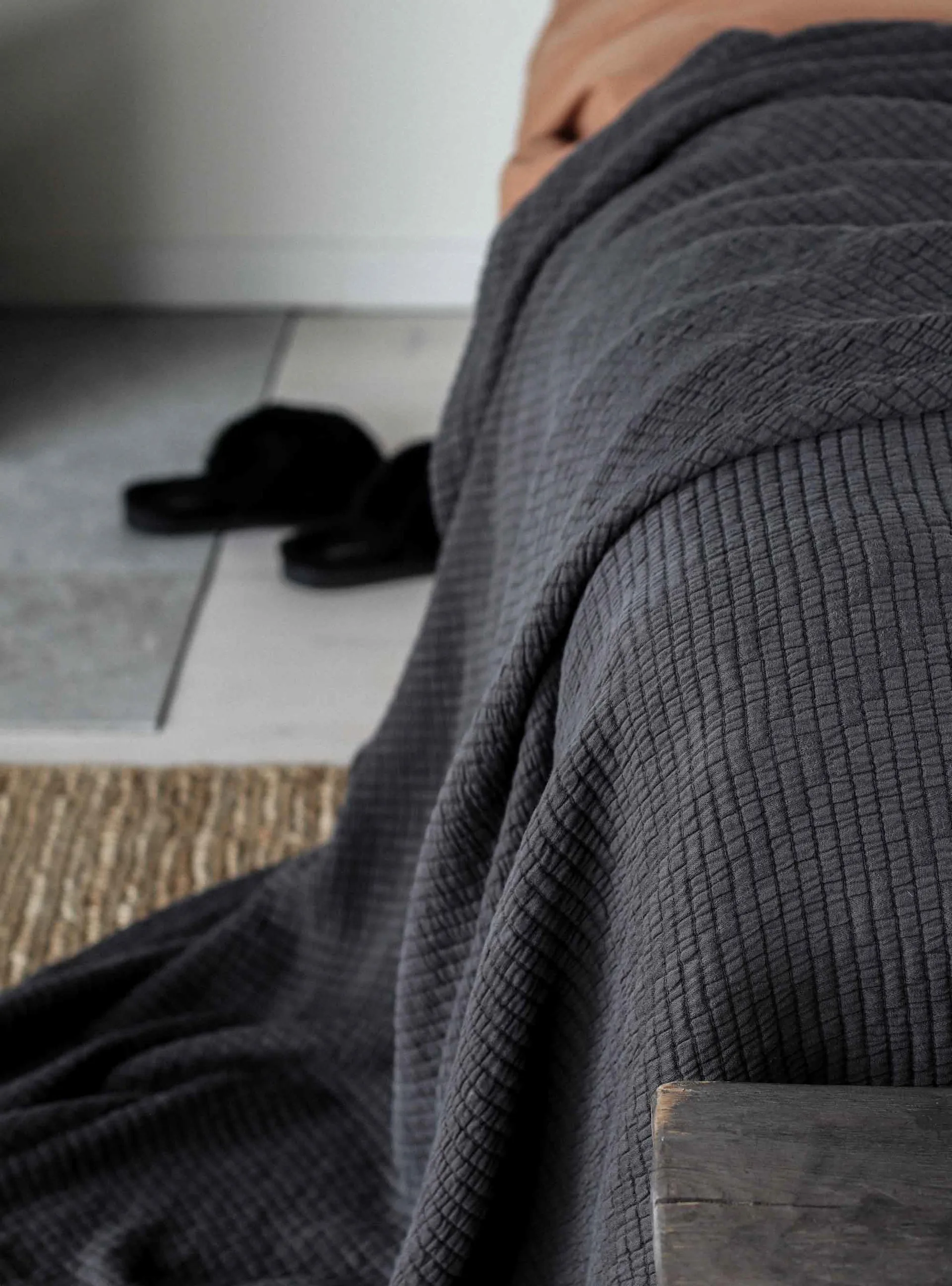 Brick överkast 140x200 cm, Charcoal Tell Me More