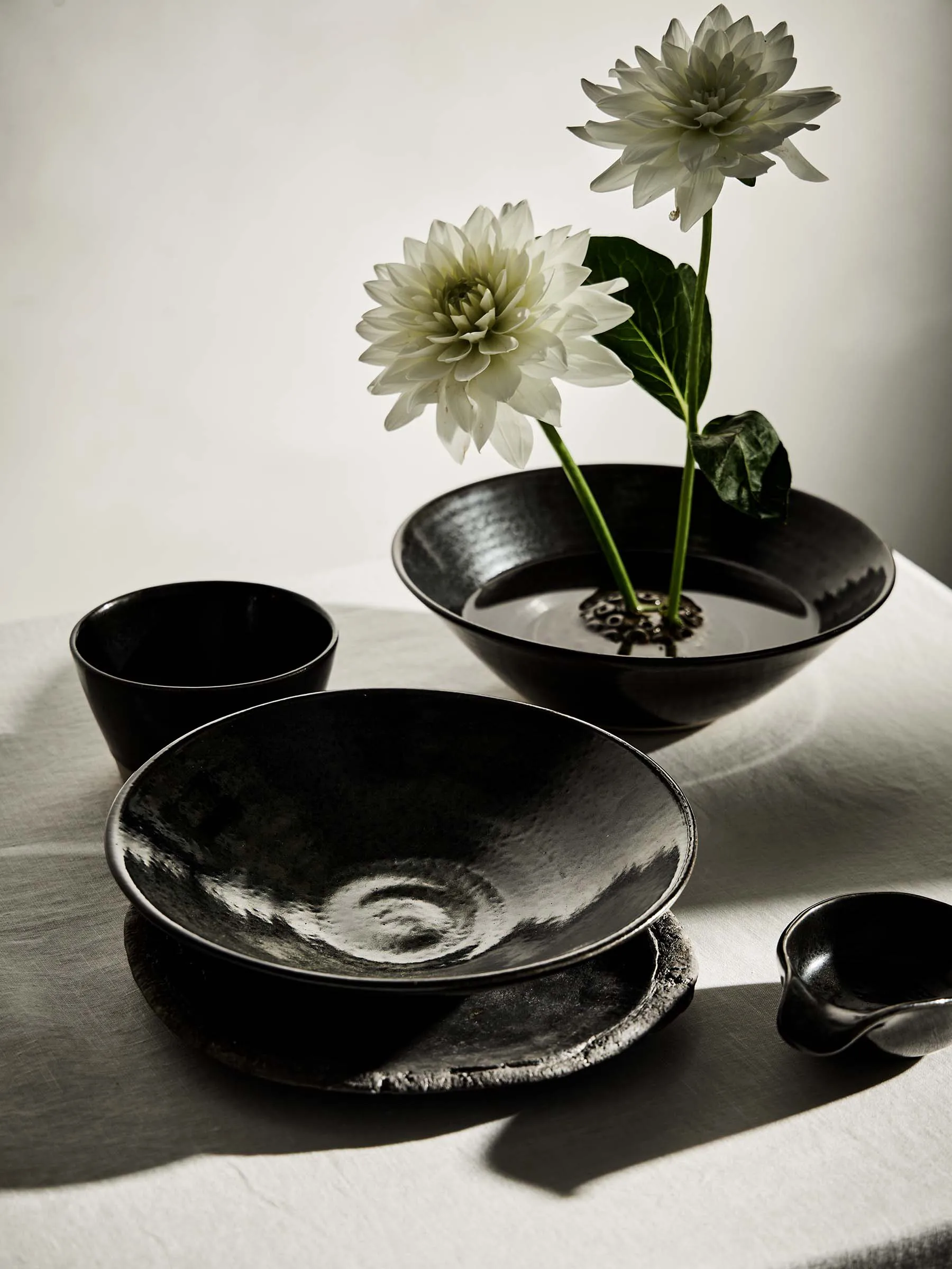 Fenix serveringsskål large Ø28,5 cm, Brun-svart Tell Me More