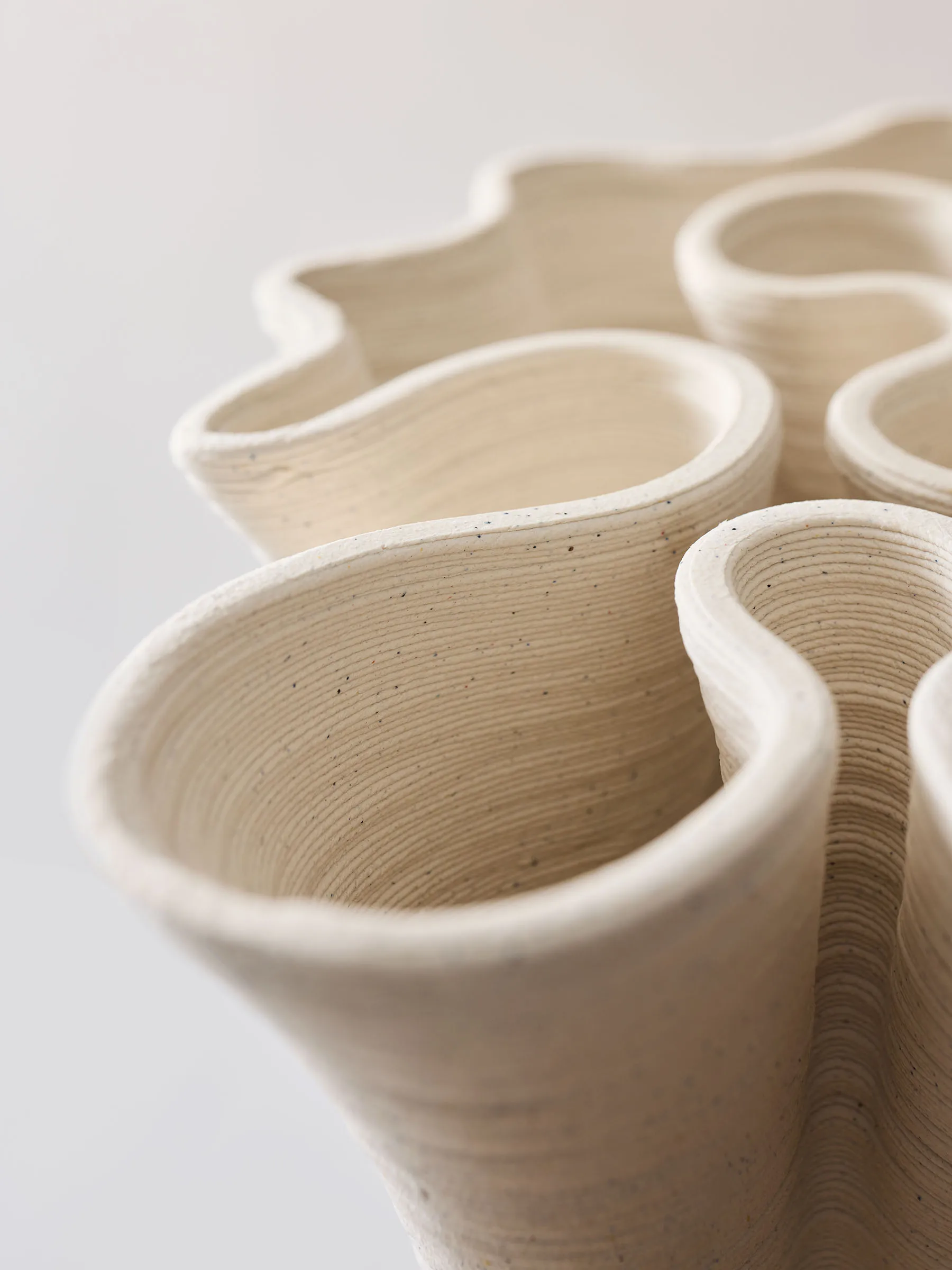 Fiordo vas large, Offwhite Tell Me More