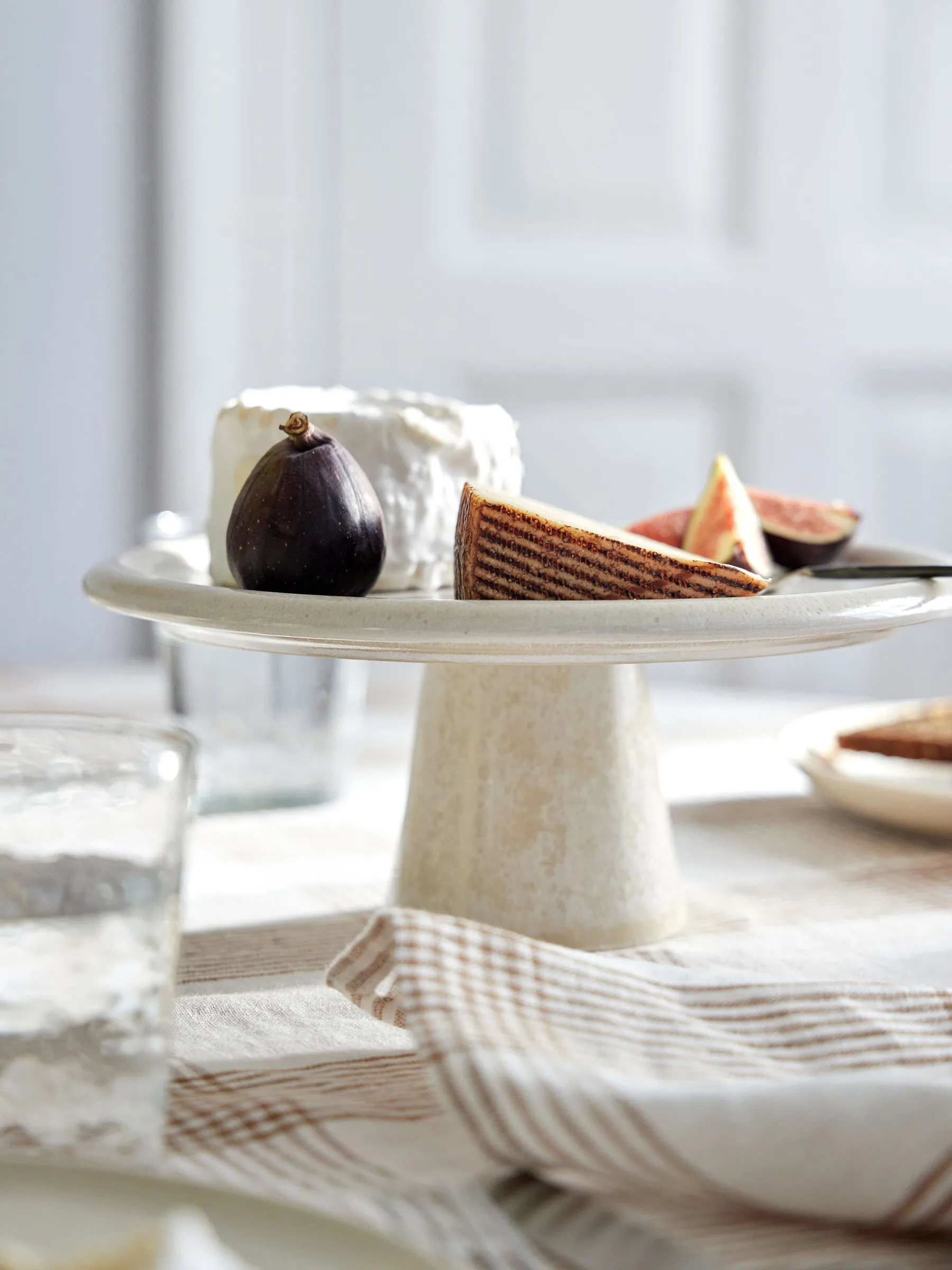 Granada tårtfat, Cream, Ø26x11 cm Tell Me More