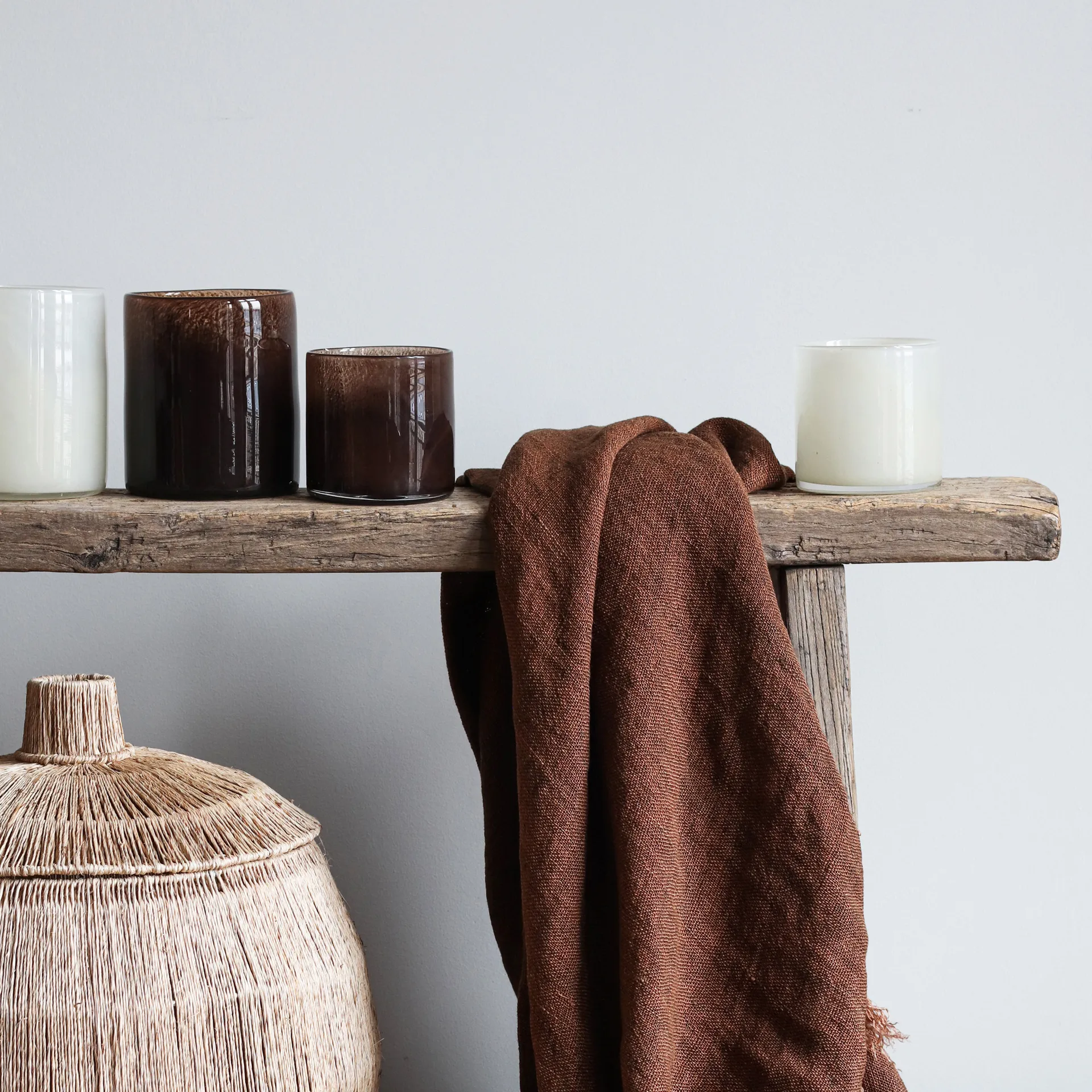 Lyric ljuslykta S, Linen (vit) Tell Me More