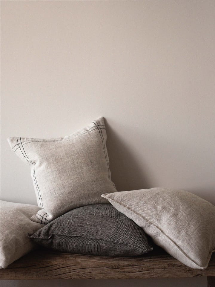 Theo kuddfodral 50x50 cm, Svart Tell Me More