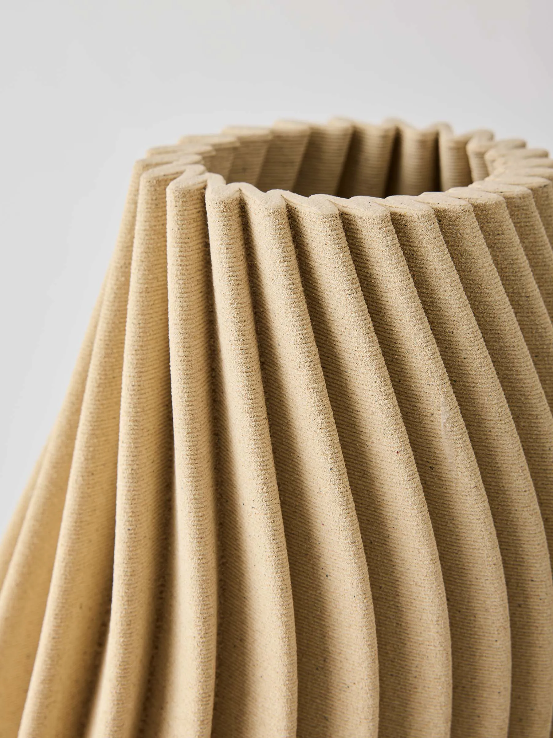 Vento vas, Sand, large 41 cm Tell Me More