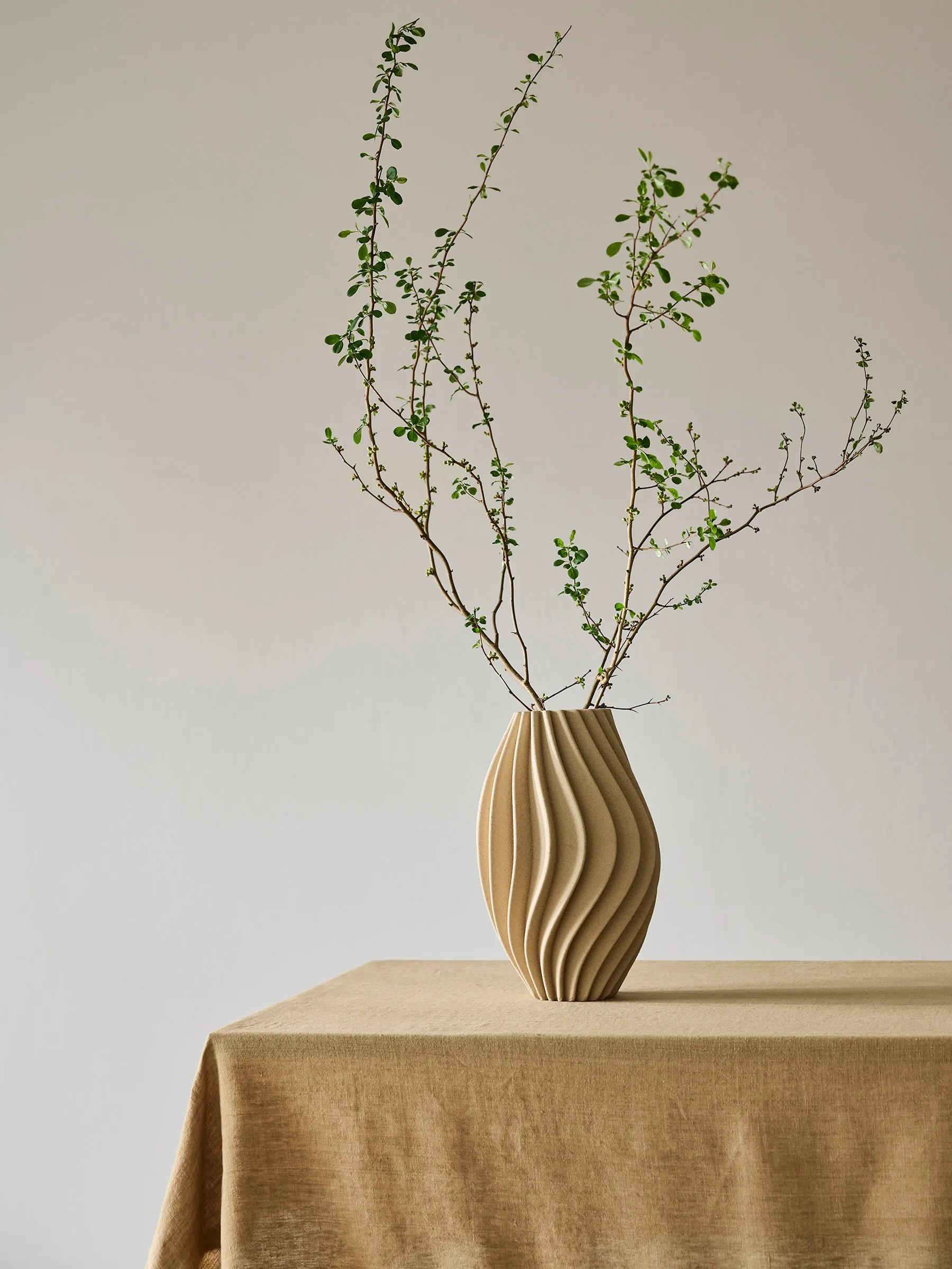 Vento vas, Sand, small 32 cm Tell Me More