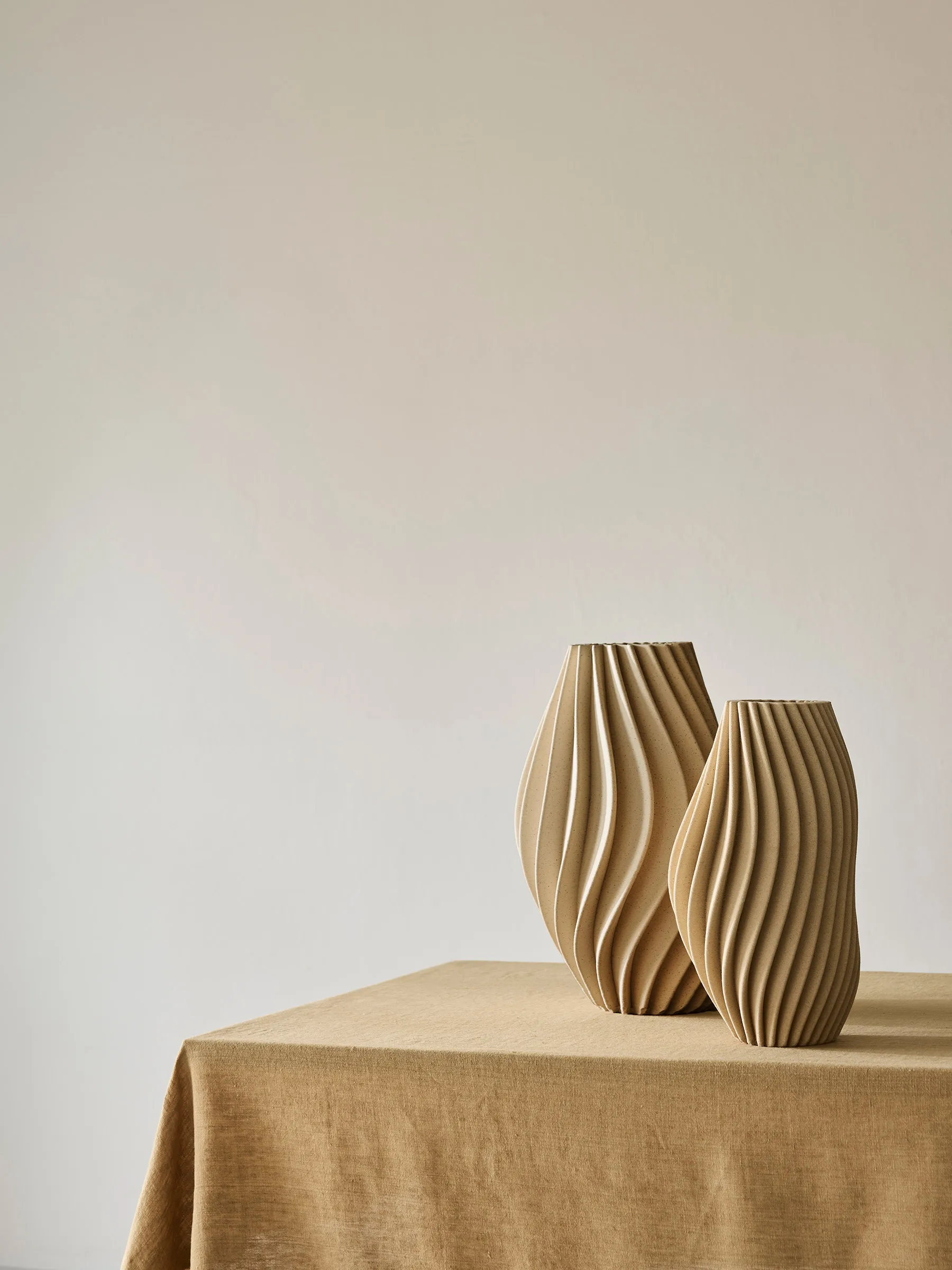 Vento vas, Sand, small 32 cm Tell Me More