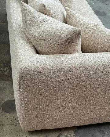 Cornell soffa - Bouclé soft sand - Tinted