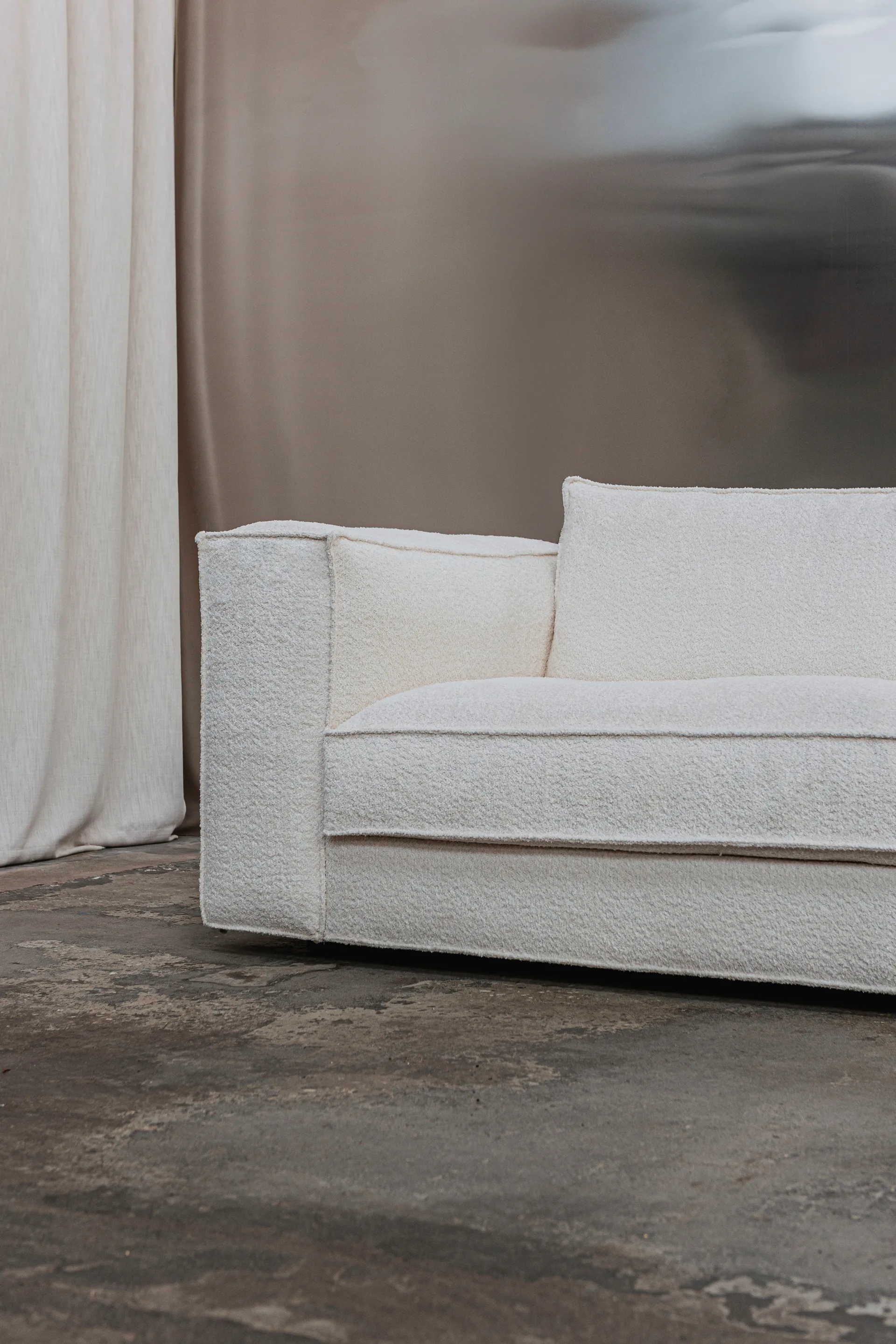 Klinge soffa, Bouclé soft off-white Tinted