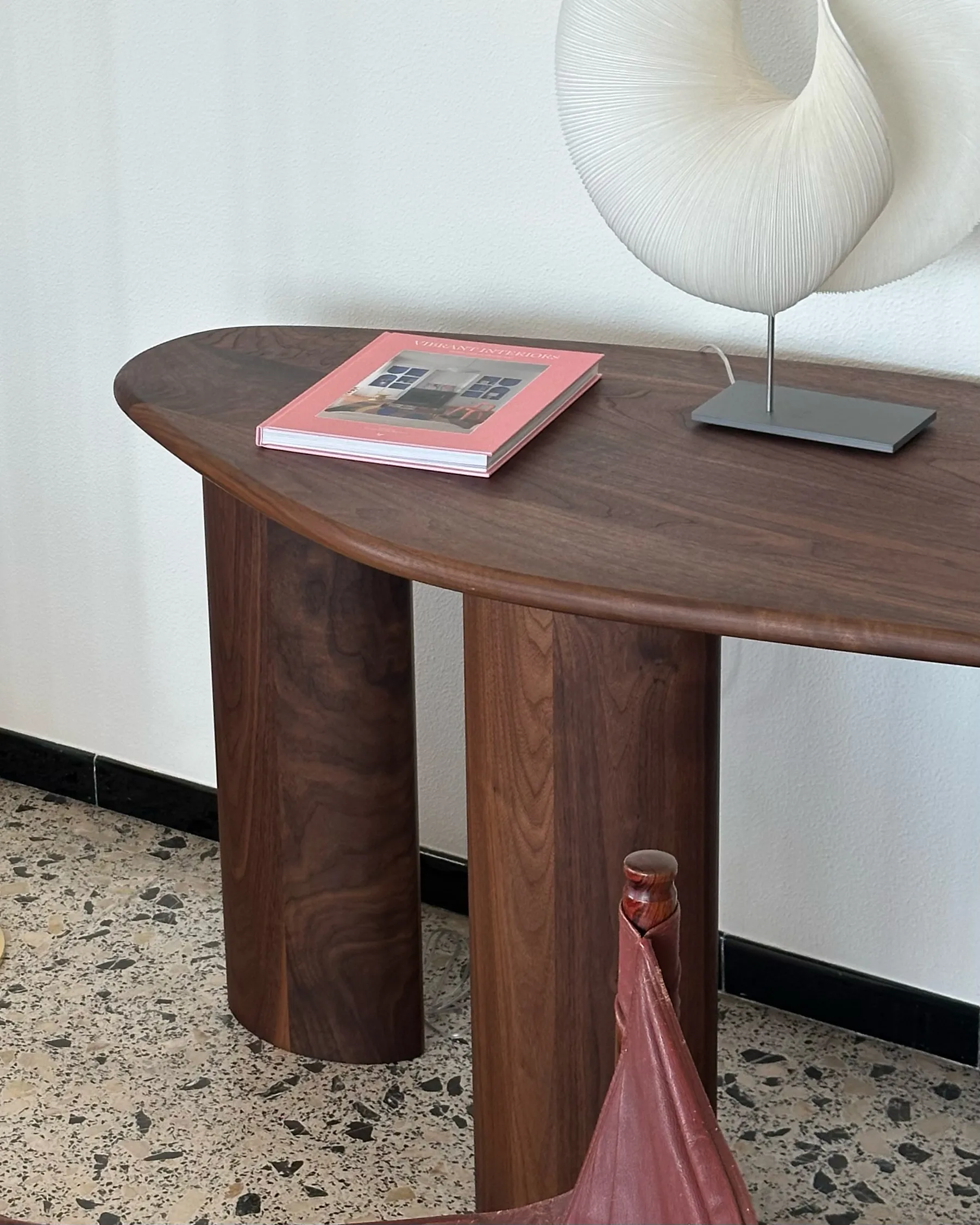 Lowe konsollbord, Valnöt dark brown Tinted