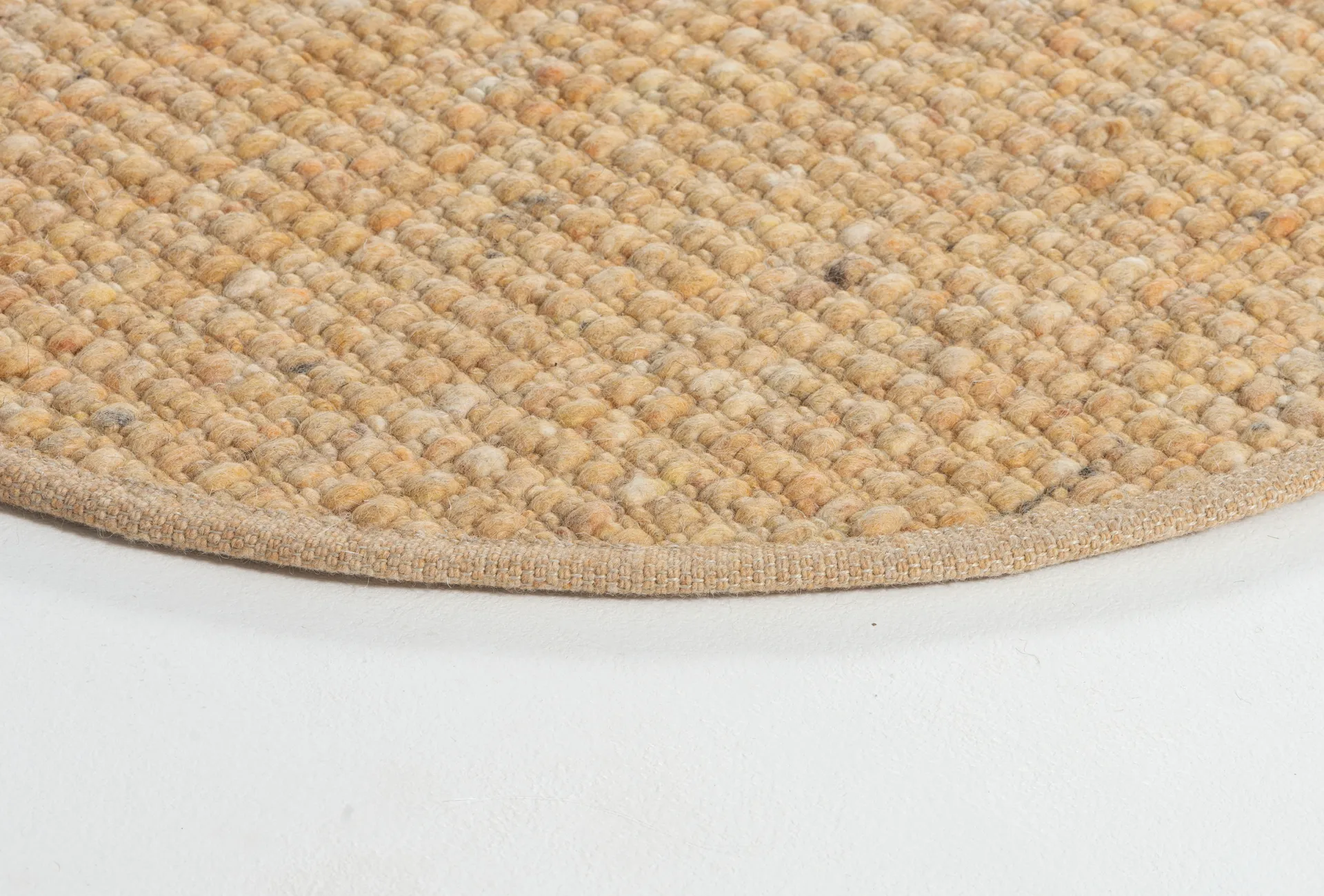 Greenland Swift round matta, Gold nr. 261, Ø250 cm Tisca