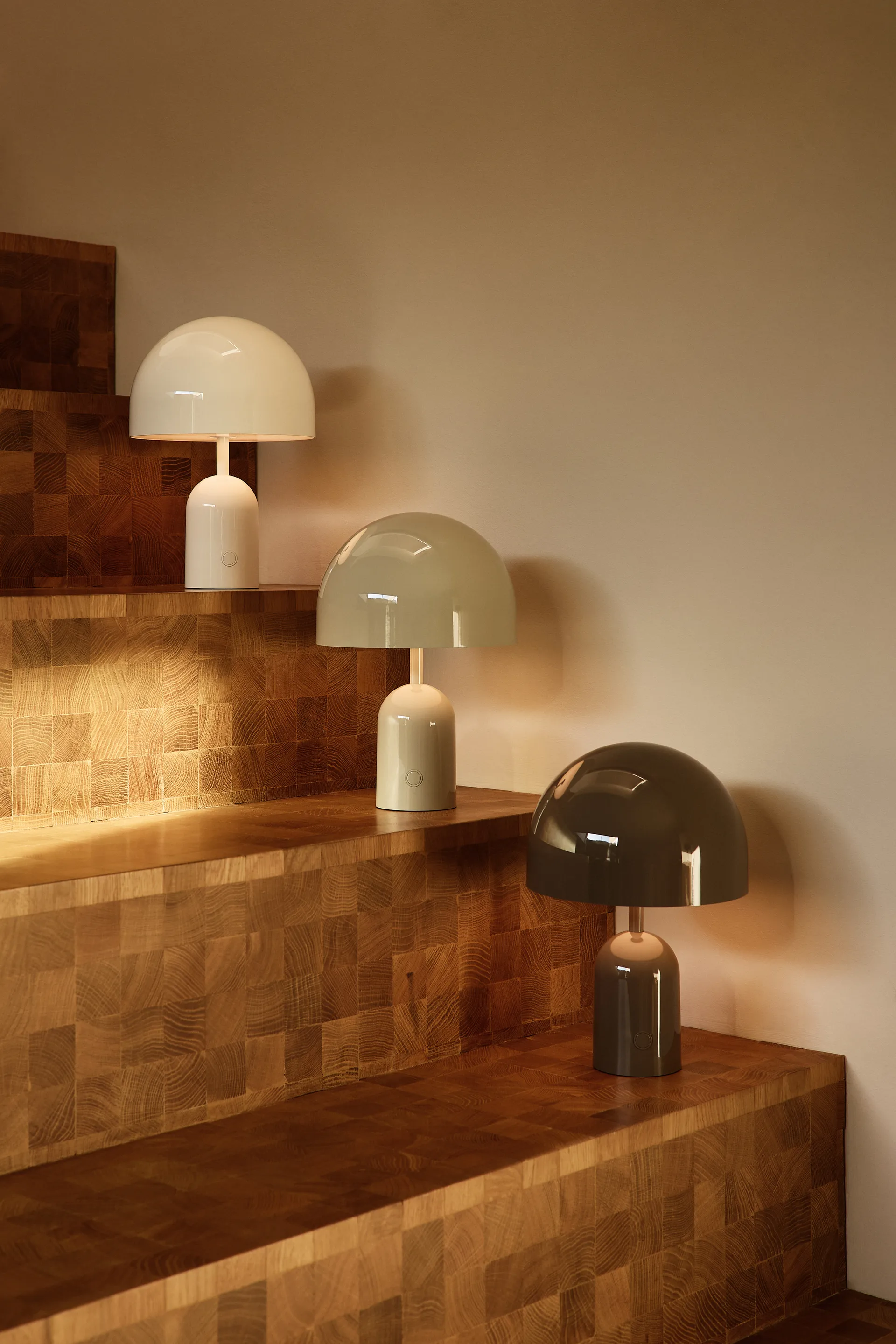 Bell Portabel LED bordslampa 28 cm, Taupe Tom Dixon