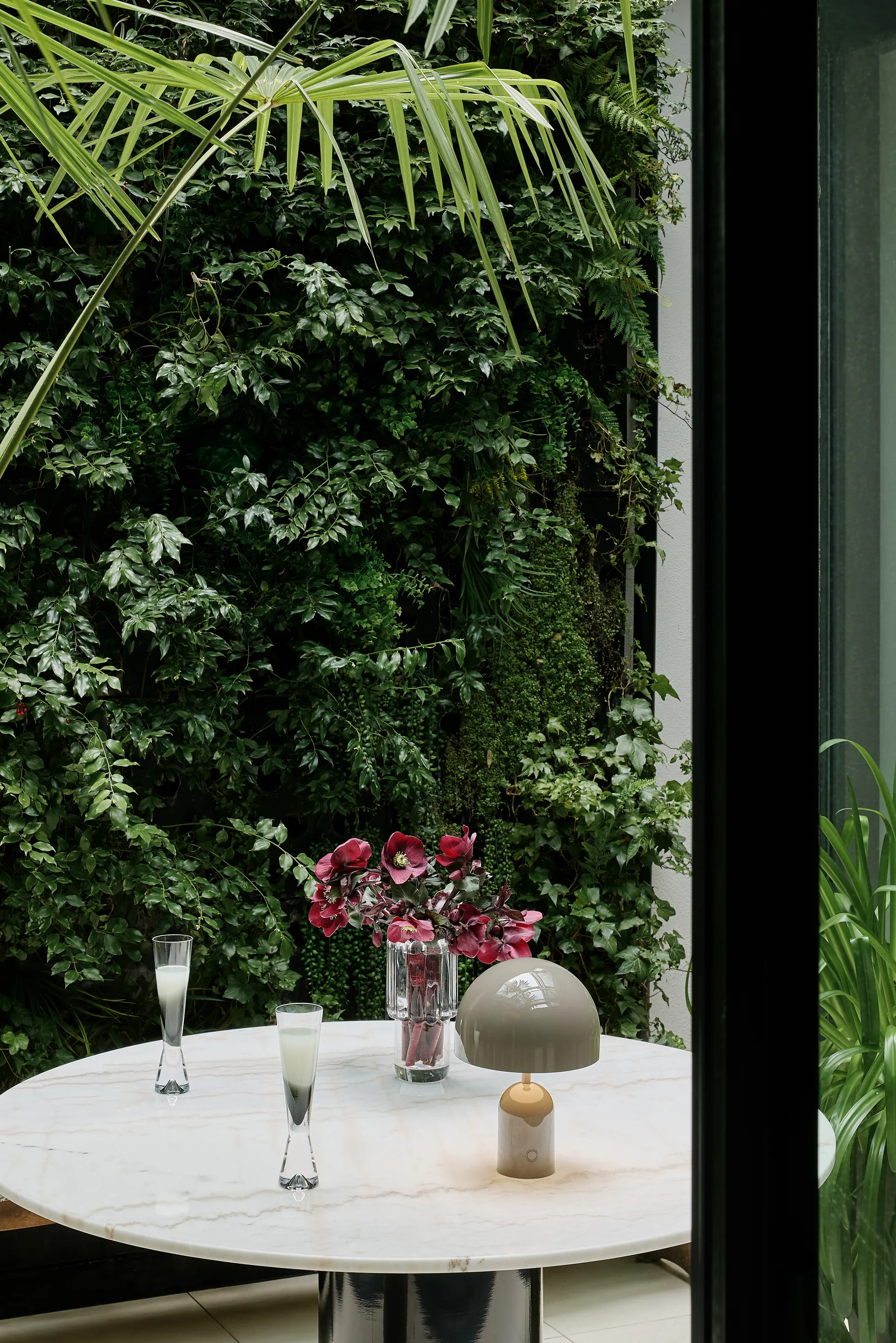 Bell Portabel LED bordslampa 28 cm, Taupe Tom Dixon