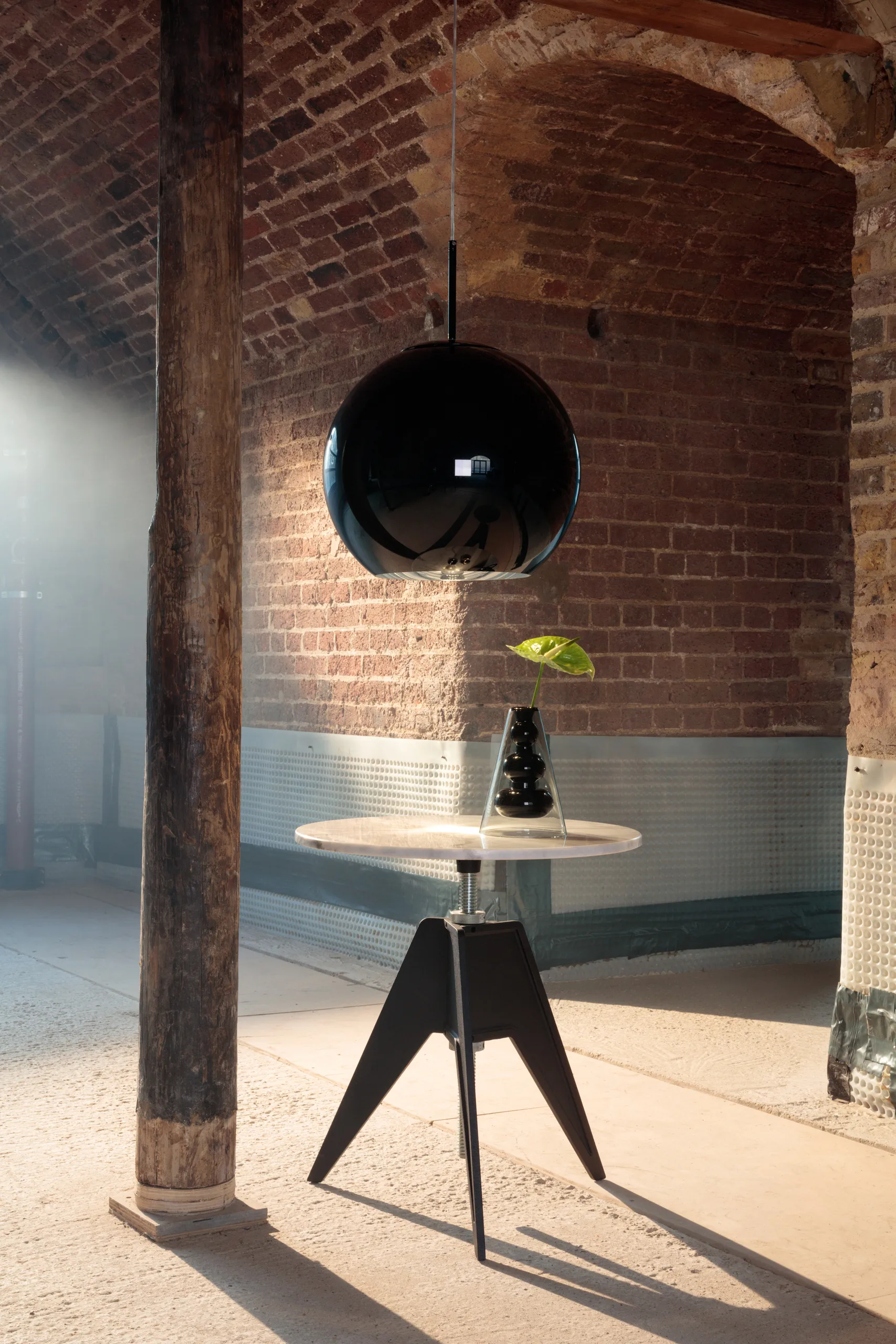 Bump Cone vas, Black Tom Dixon