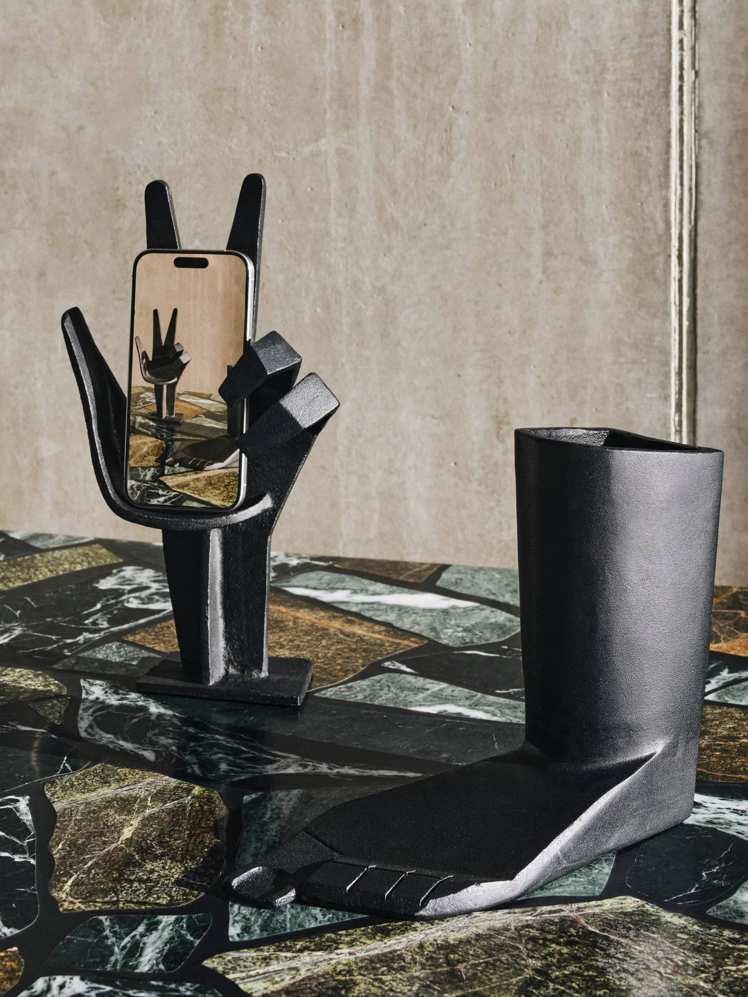 Cast Iron hand, Black, 29,8x6,5 cm Tom Dixon