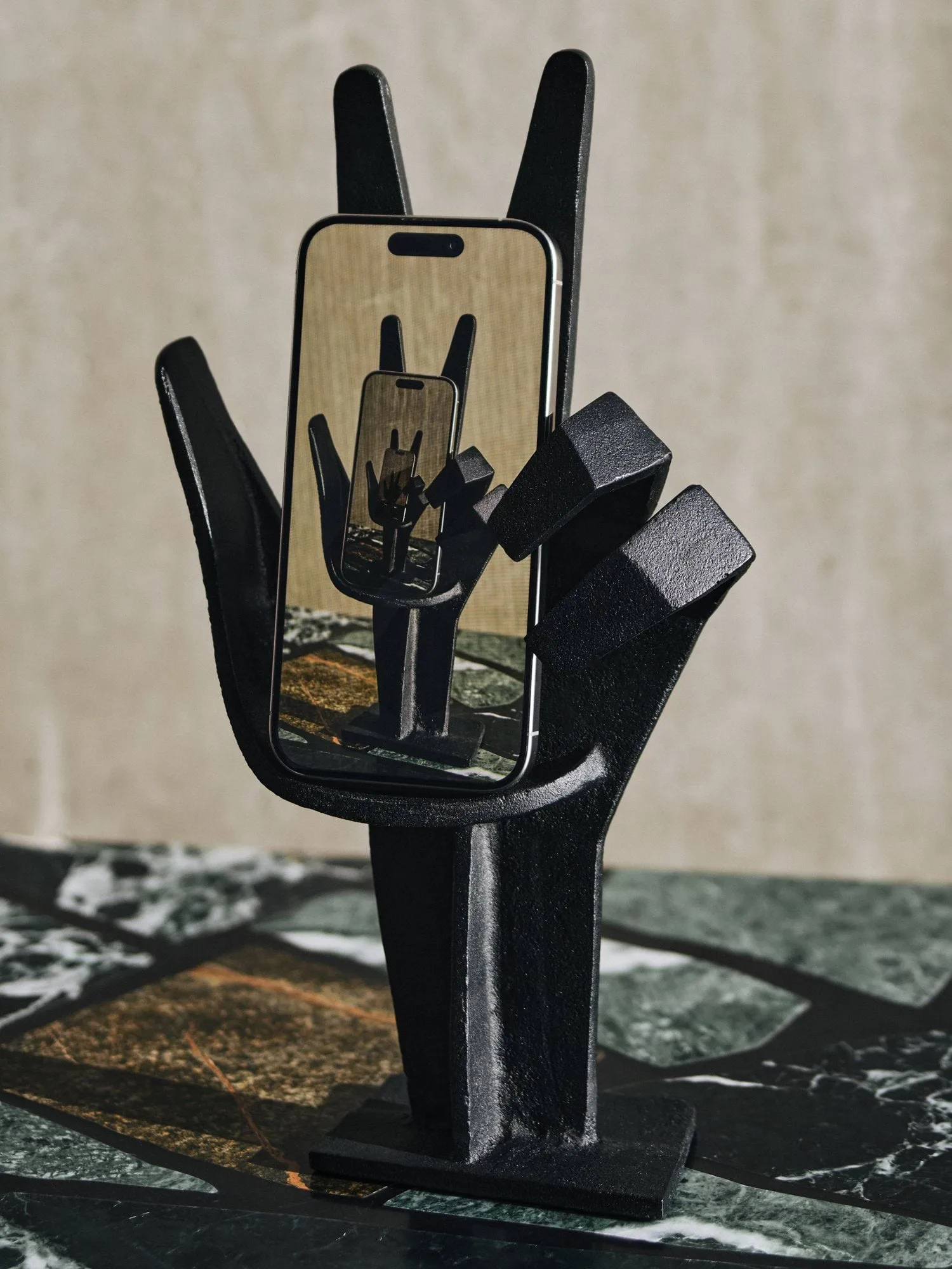 Cast Iron hand, Black, 29,8x6,5 cm Tom Dixon