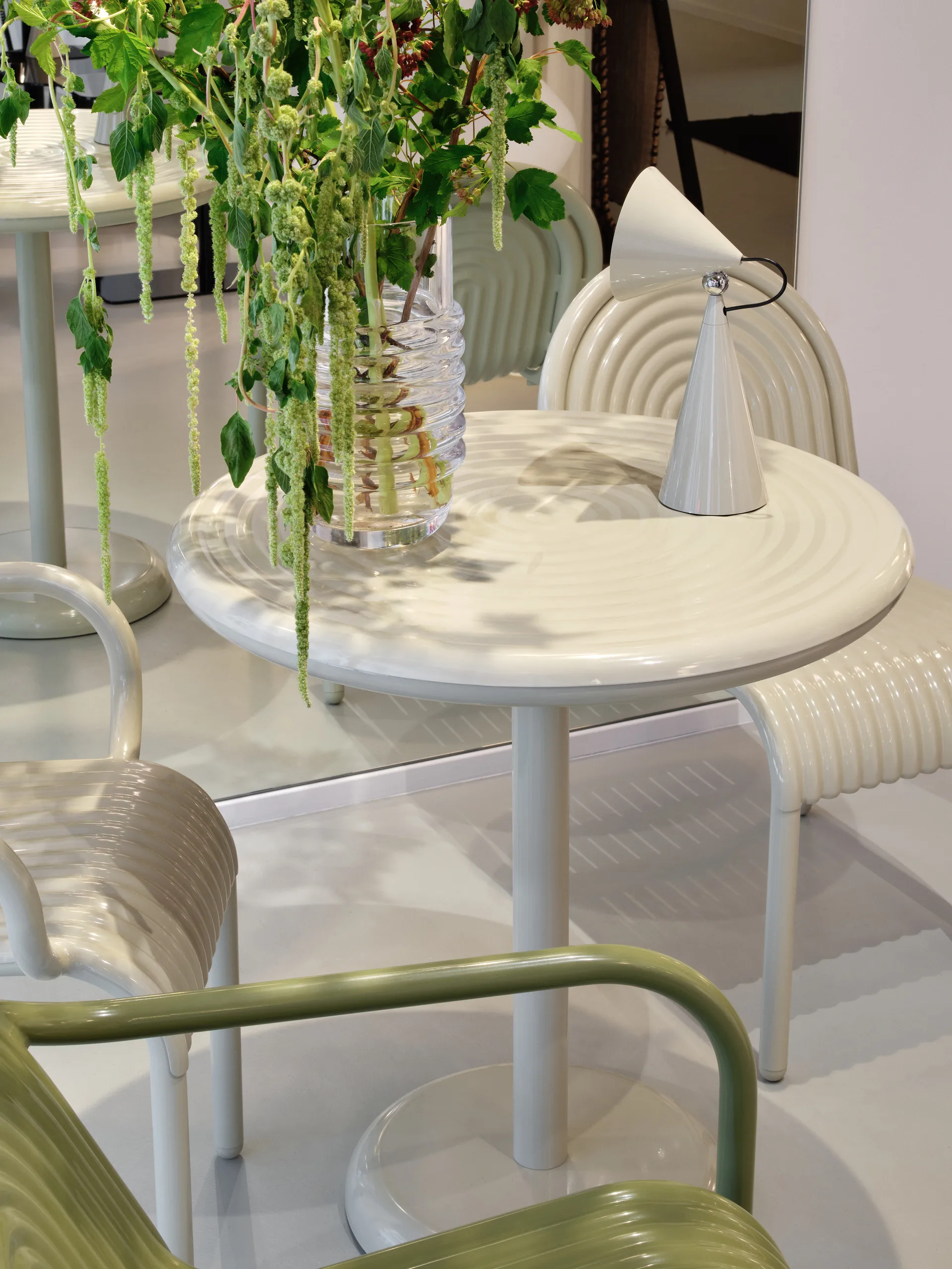 Groove cafébord runt - Putty, Ø70 cm, Bordsskiva Tom Dixon