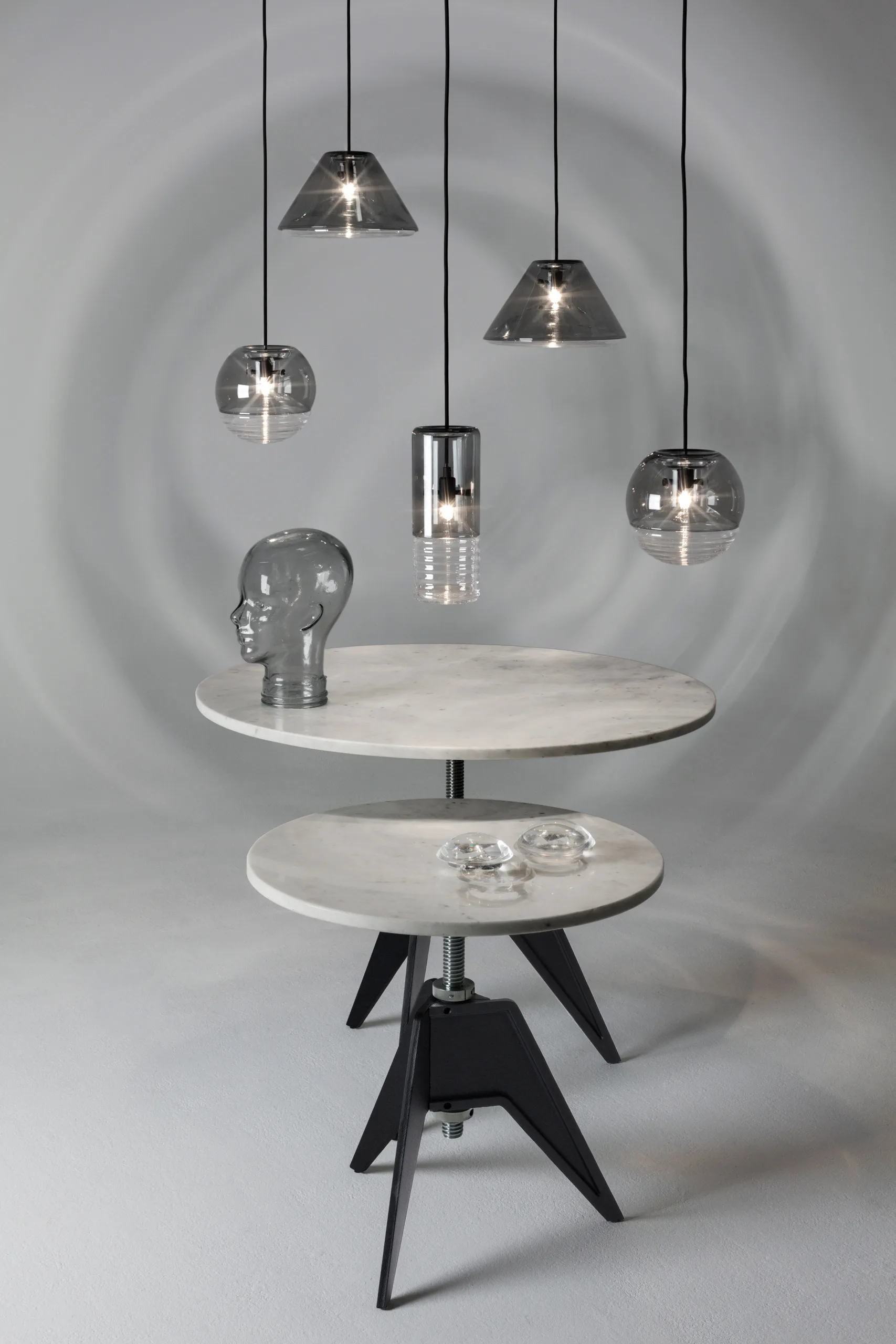 Screw cafébord Ø90 cm, White marble-cast iron Tom Dixon
