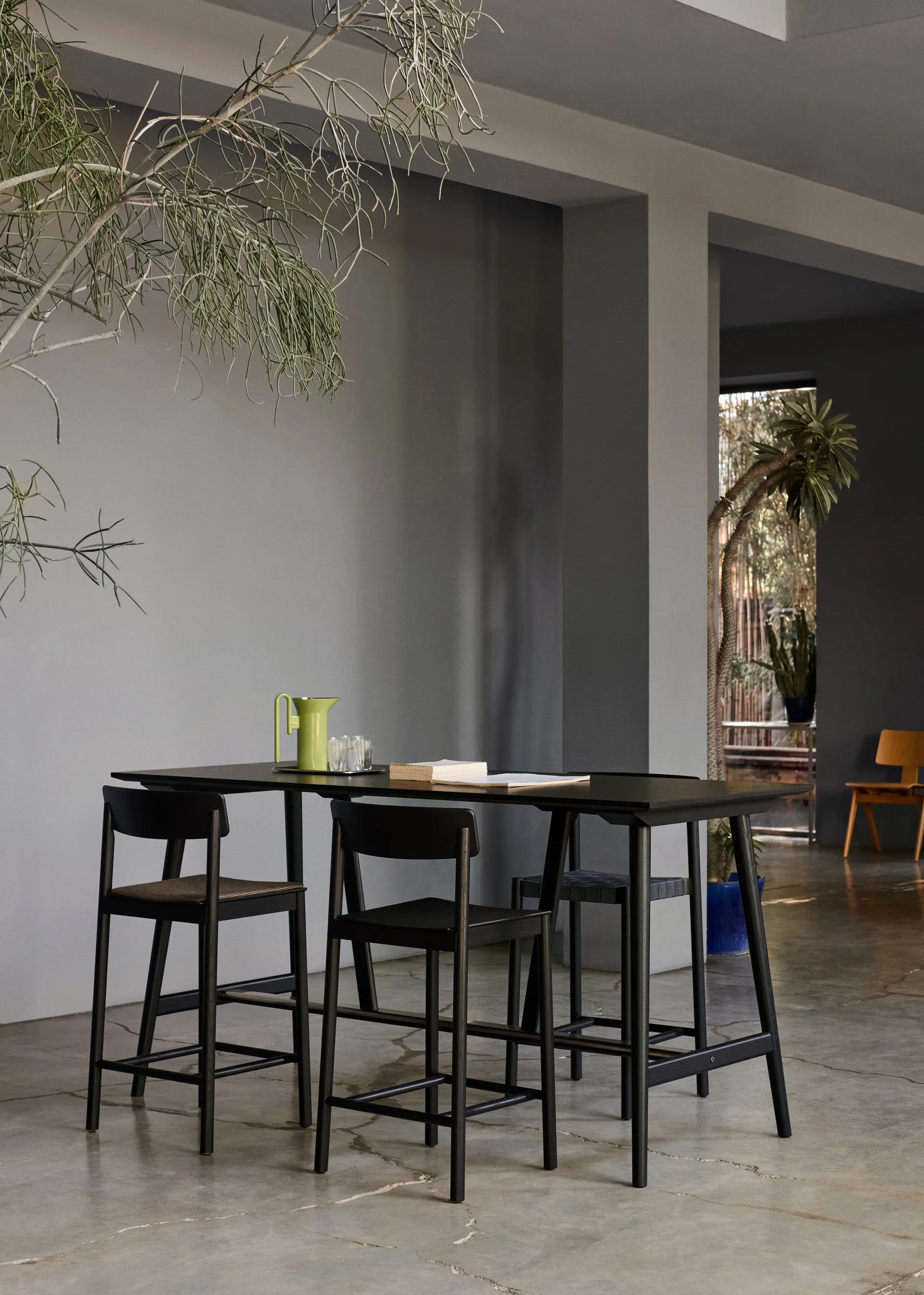 Betty TK13 Counter Chair barstol 65 cm, Rökt ek &Tradition