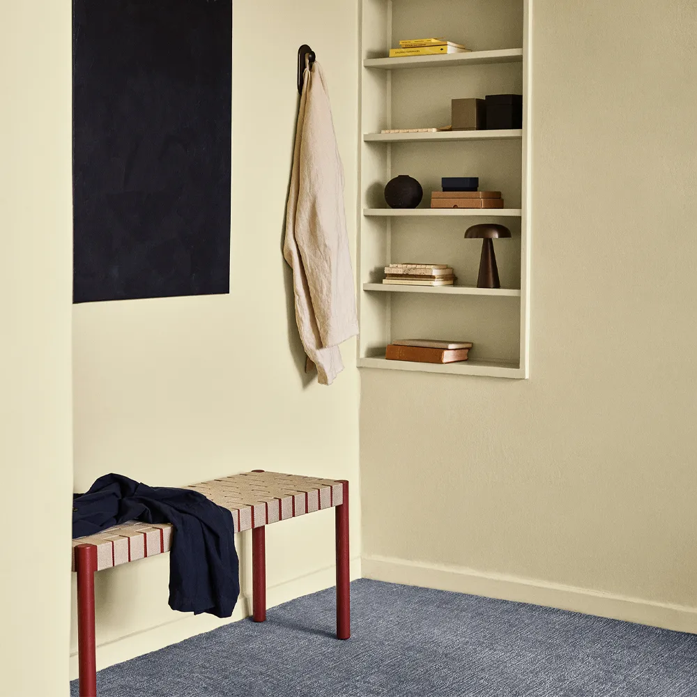 Betty TK4 bänk, oak, naturflätad linnebandssits &Tradition