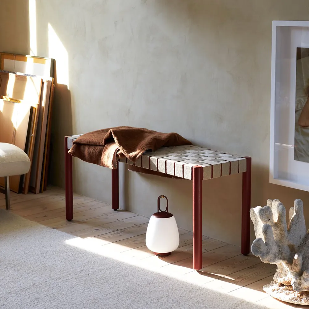 Betty TK4 bänk, oak, naturflätad linnebandssits &Tradition