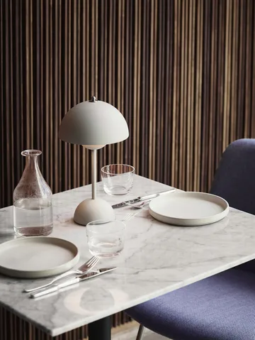 Flowerpot portabel bordslampa VP9 - matt vit - &Tradition