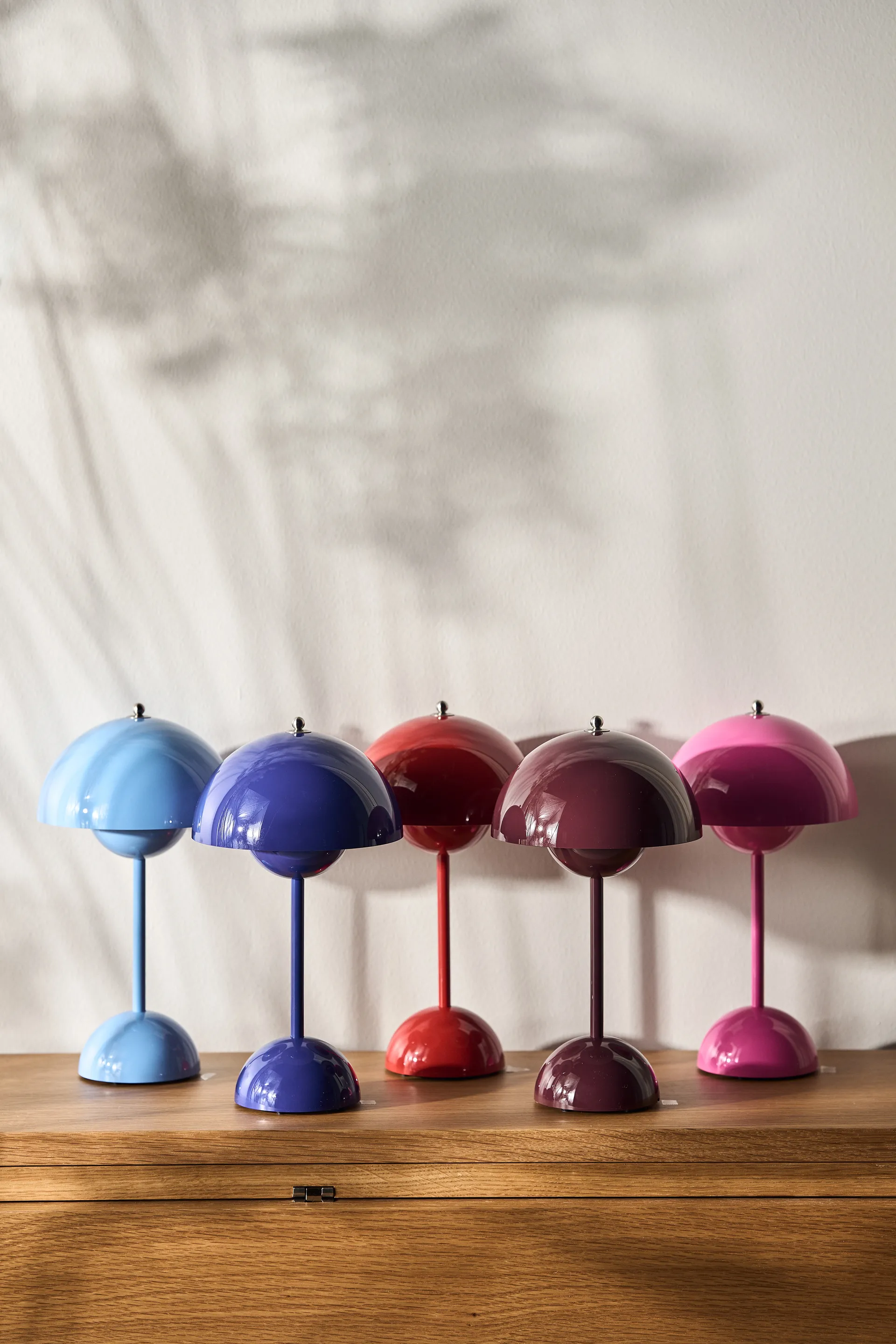 Flowerpot portable bordslampa VP9, Cobalt blue &Tradition