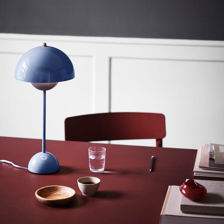 Flowerpot VP3 bordslampa - Ljusblå - &Tradition
