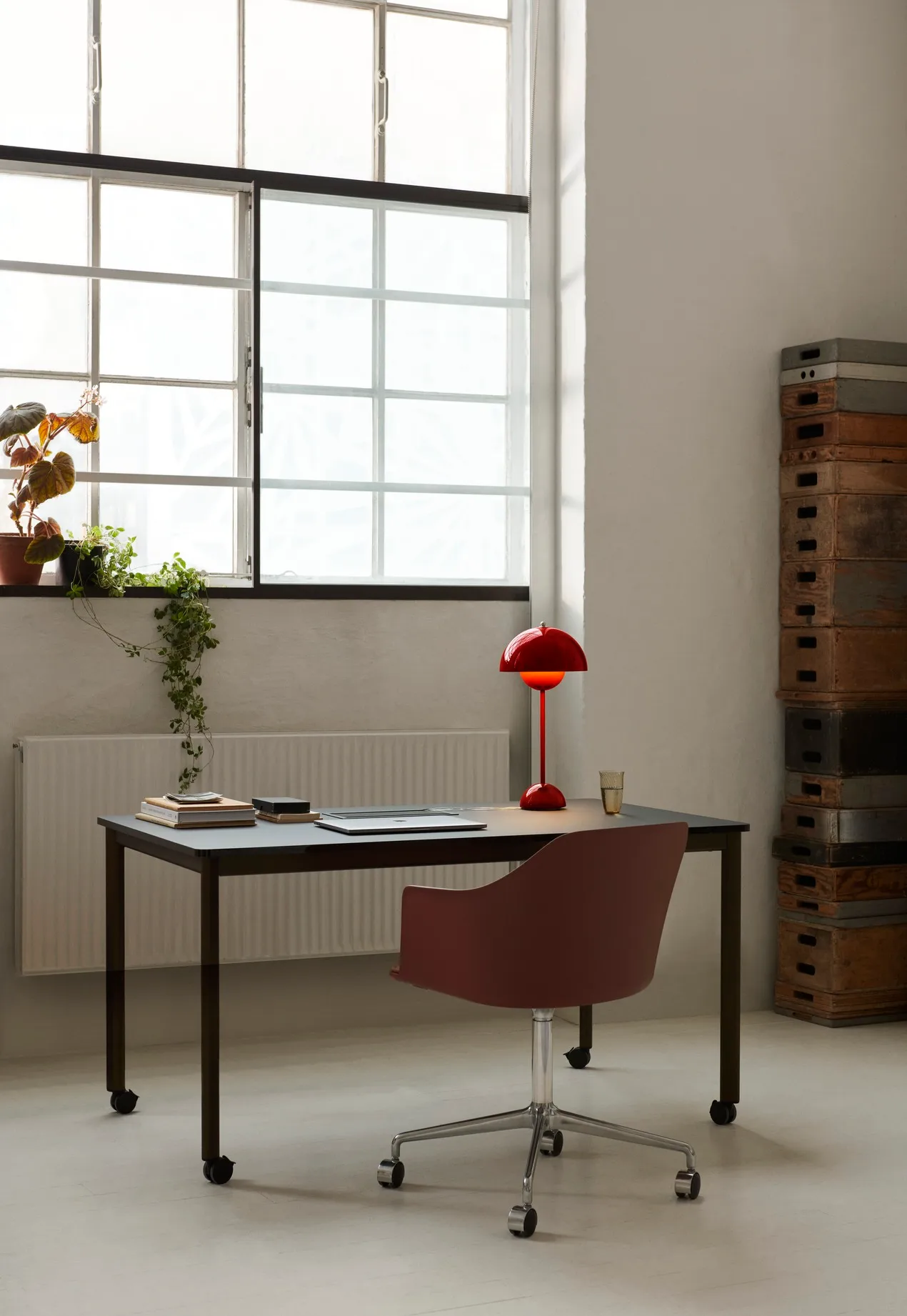 Flowerpot VP3 bordslampa, Vermilion red &Tradition