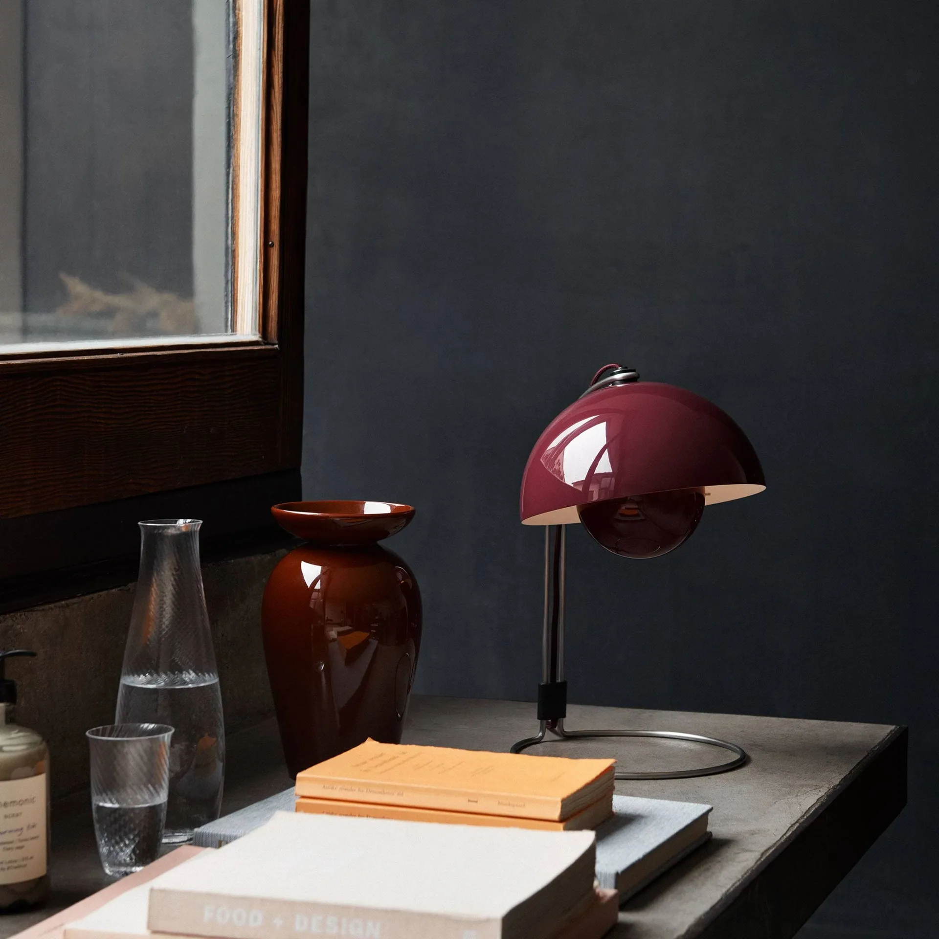 Flowerpot VP4 bordslampa, Dark plum &Tradition