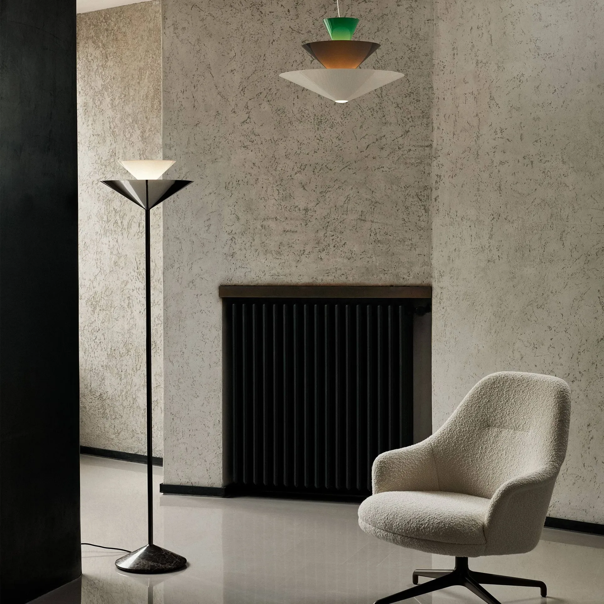 Gio LN 28 golvlampa, Mörk krom, marmo &Tradition