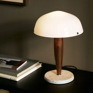 Herman SHY3 bordslampa - walnut & cream marble, textilsladd - &Tradition