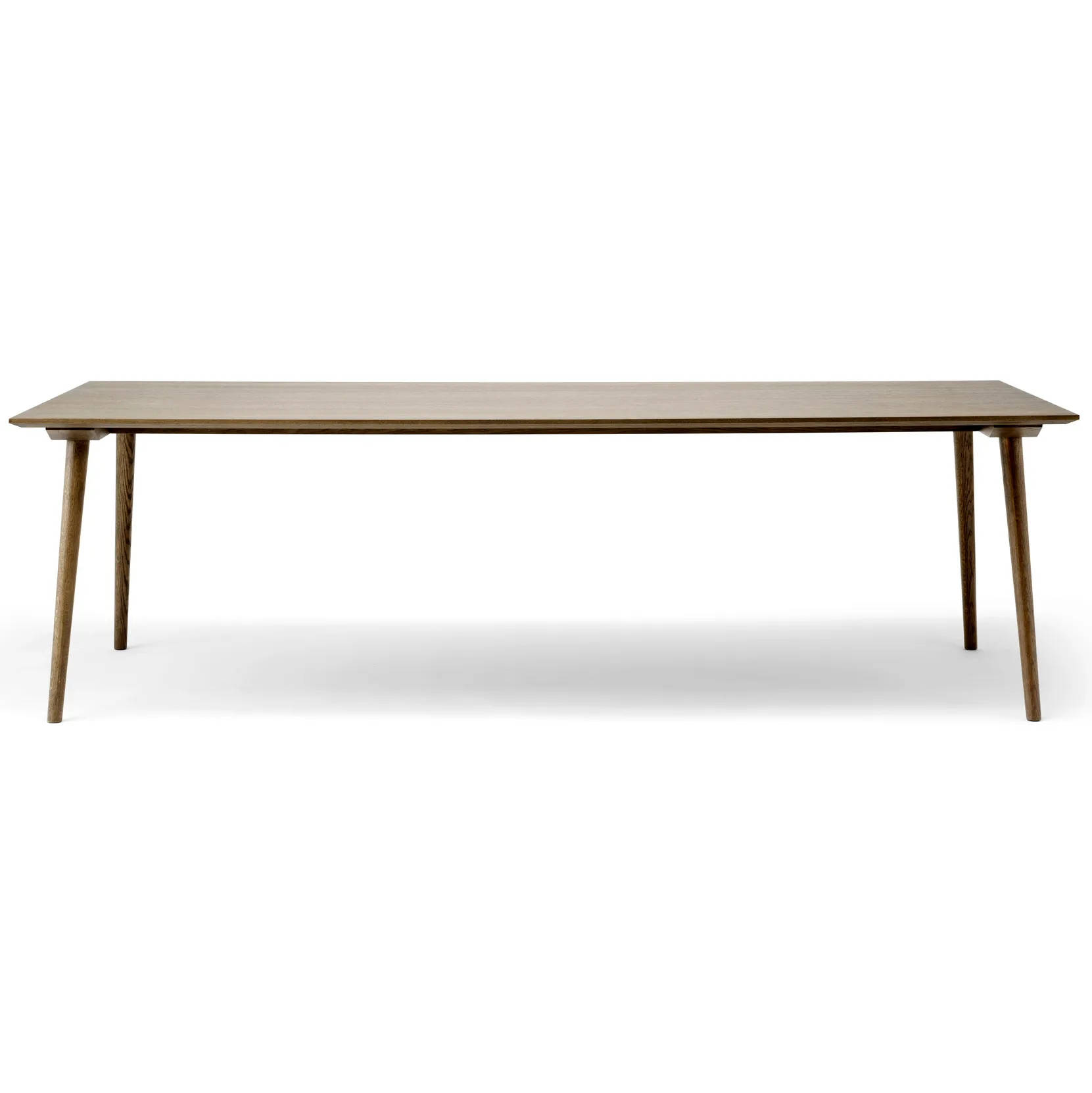 In Between bord SK6, Rökt lackad ek &Tradition