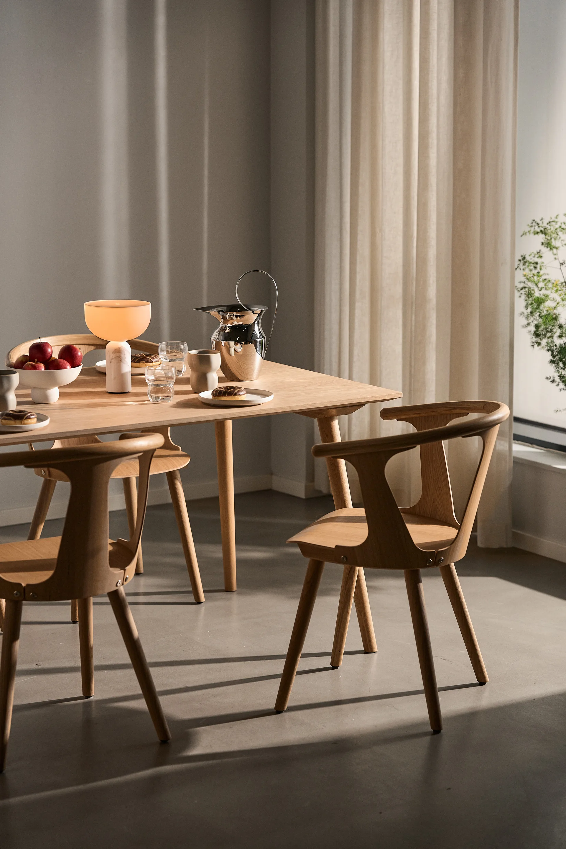 In Between stol SK1, Oljad ek &Tradition