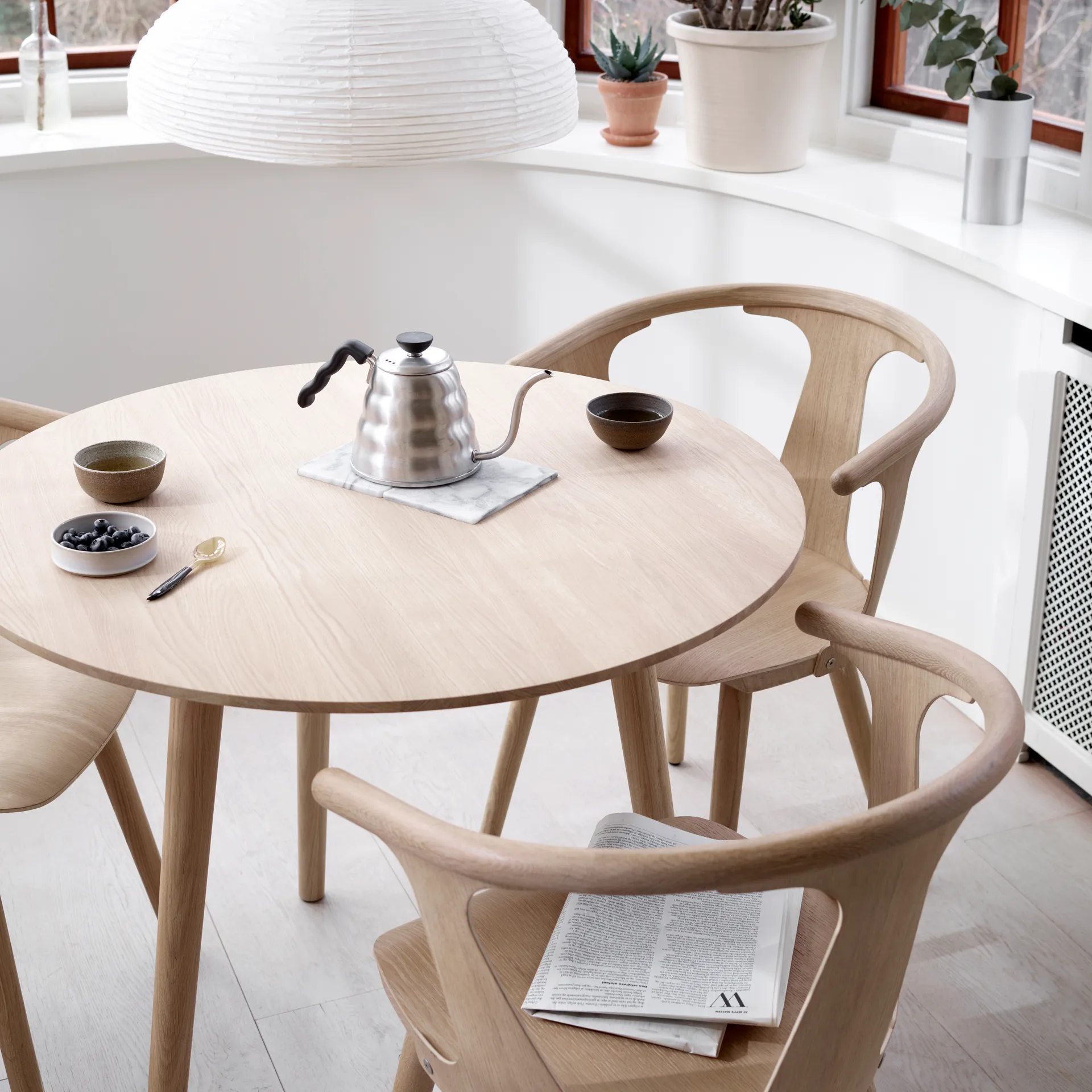 In Between stol SK1, Oljad ek &Tradition