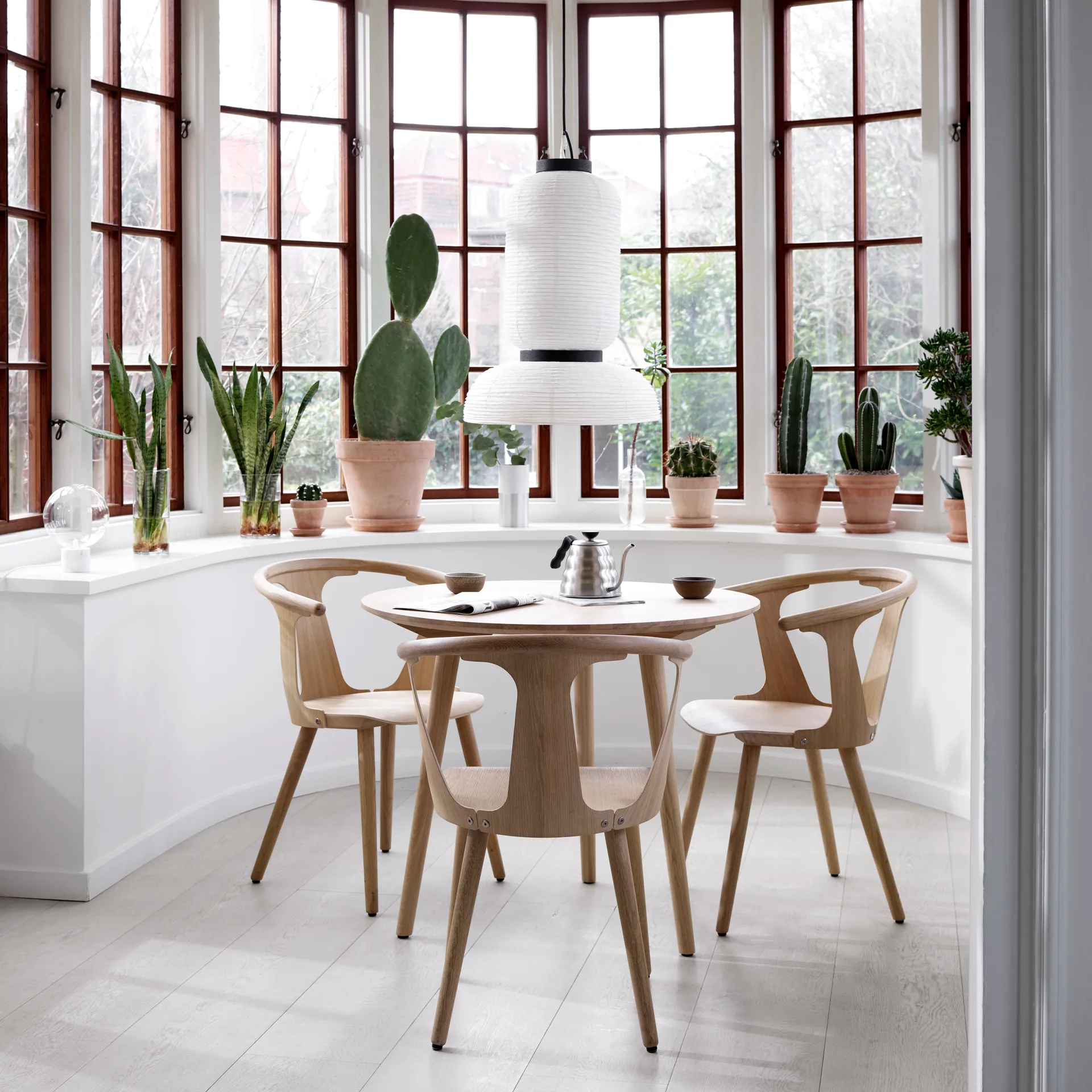 In Between stol SK1, Oljad ek &Tradition