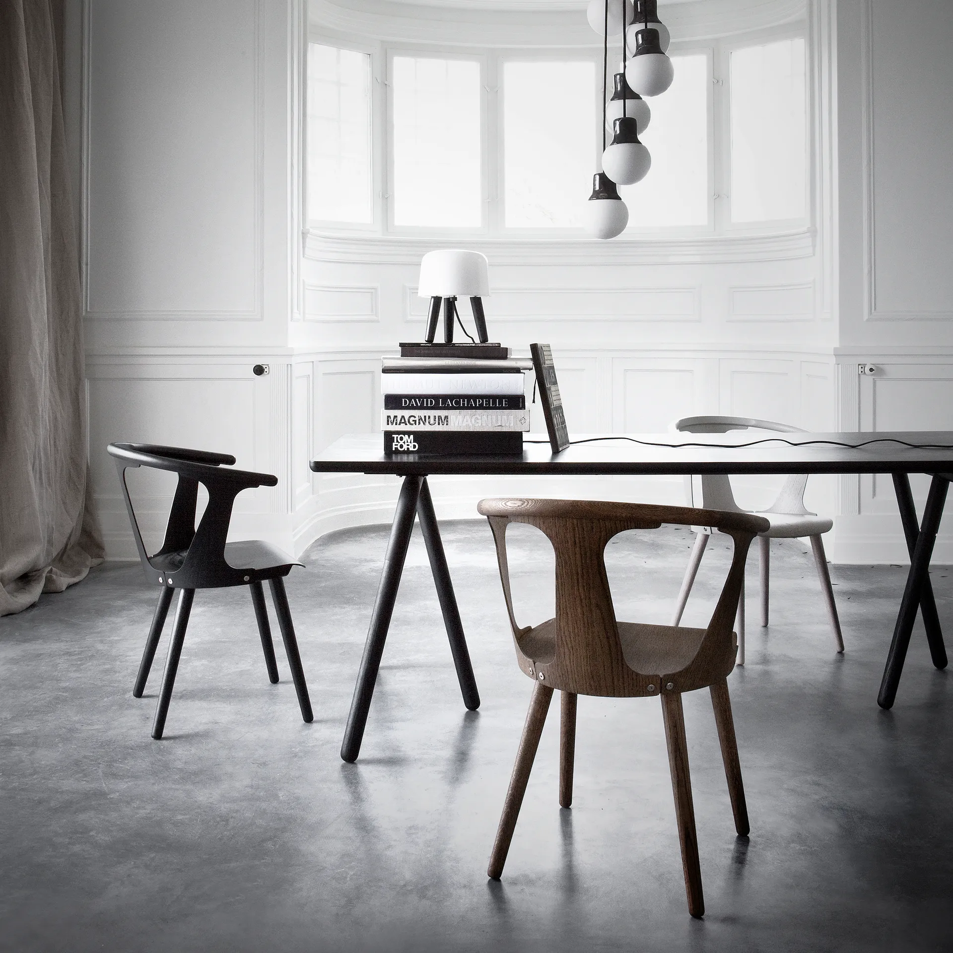 In Between stol SK1, rökt oljad ek &Tradition