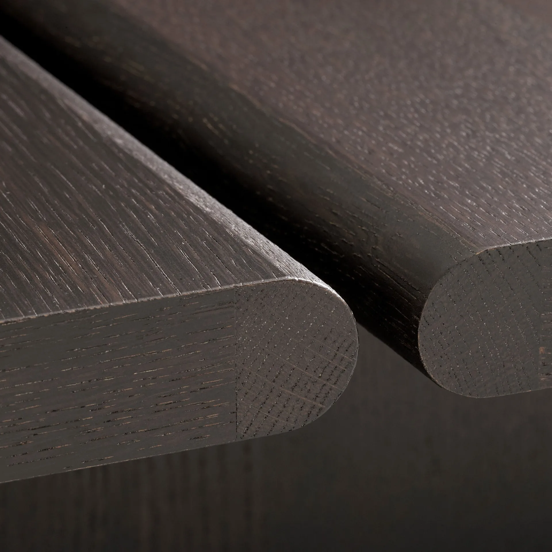 Ita OS4 soffbord 110x110 cm, Dark stained oak &Tradition