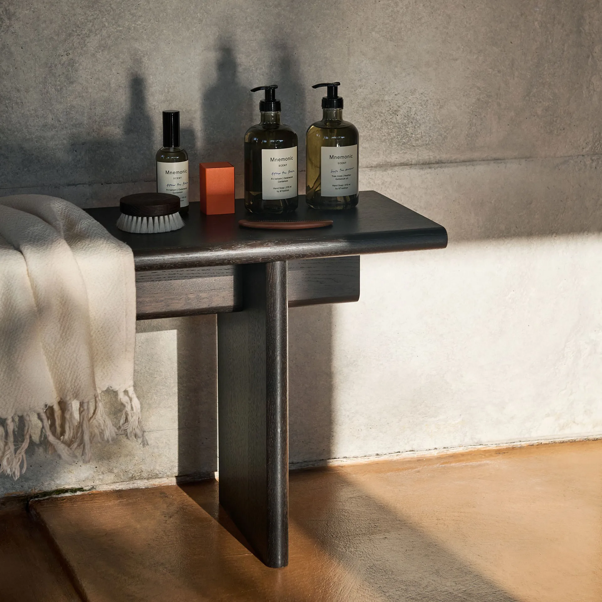 Ita OS6 bänk 230 cm, Dark stained oak &Tradition