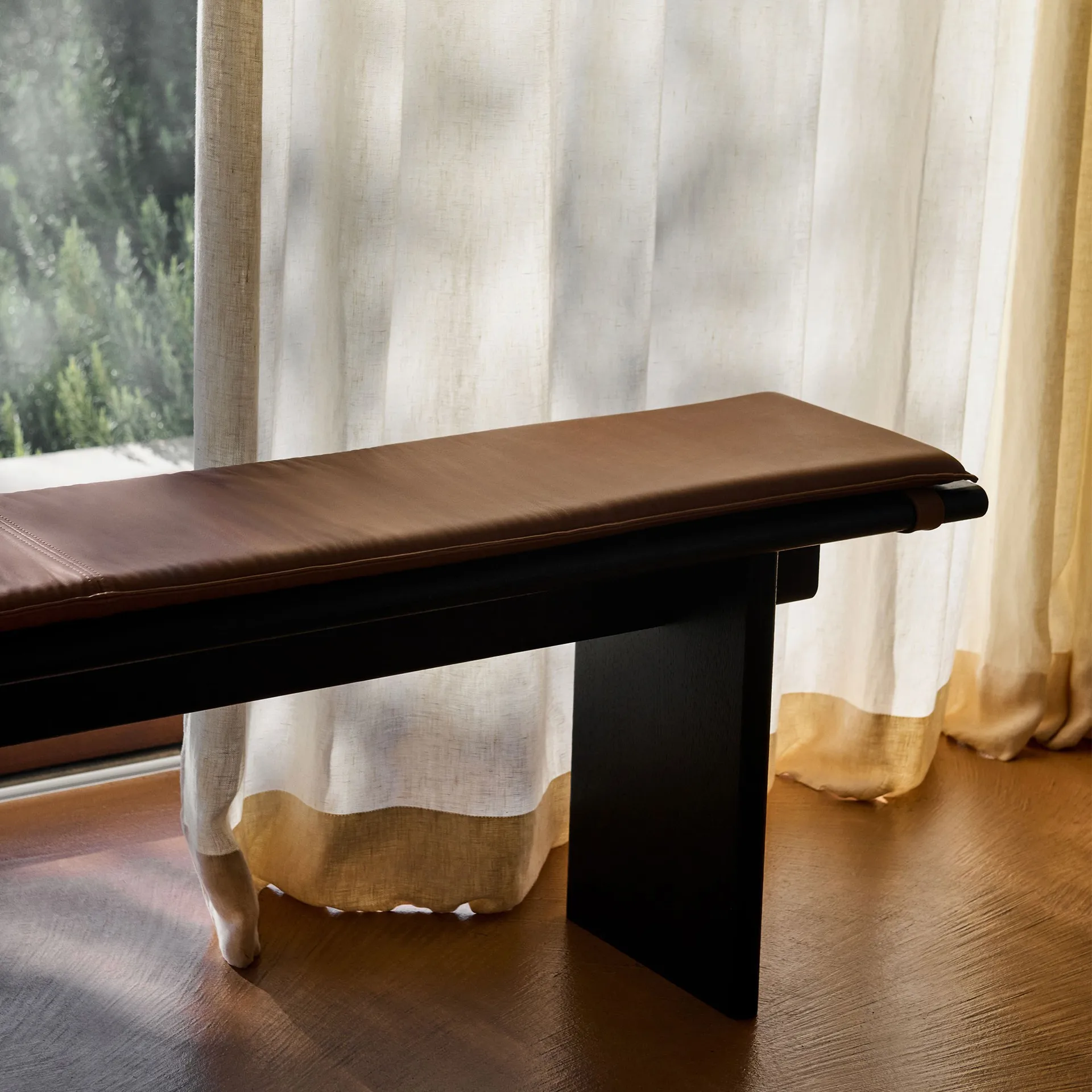 Ita OS6 bänk 230 cm, Dark stained oak &Tradition