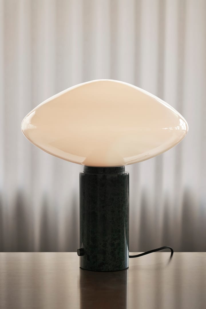 Mist AP17 bordslampa Ø37 cm - Matt White & Guatemala Verde - &Tradition