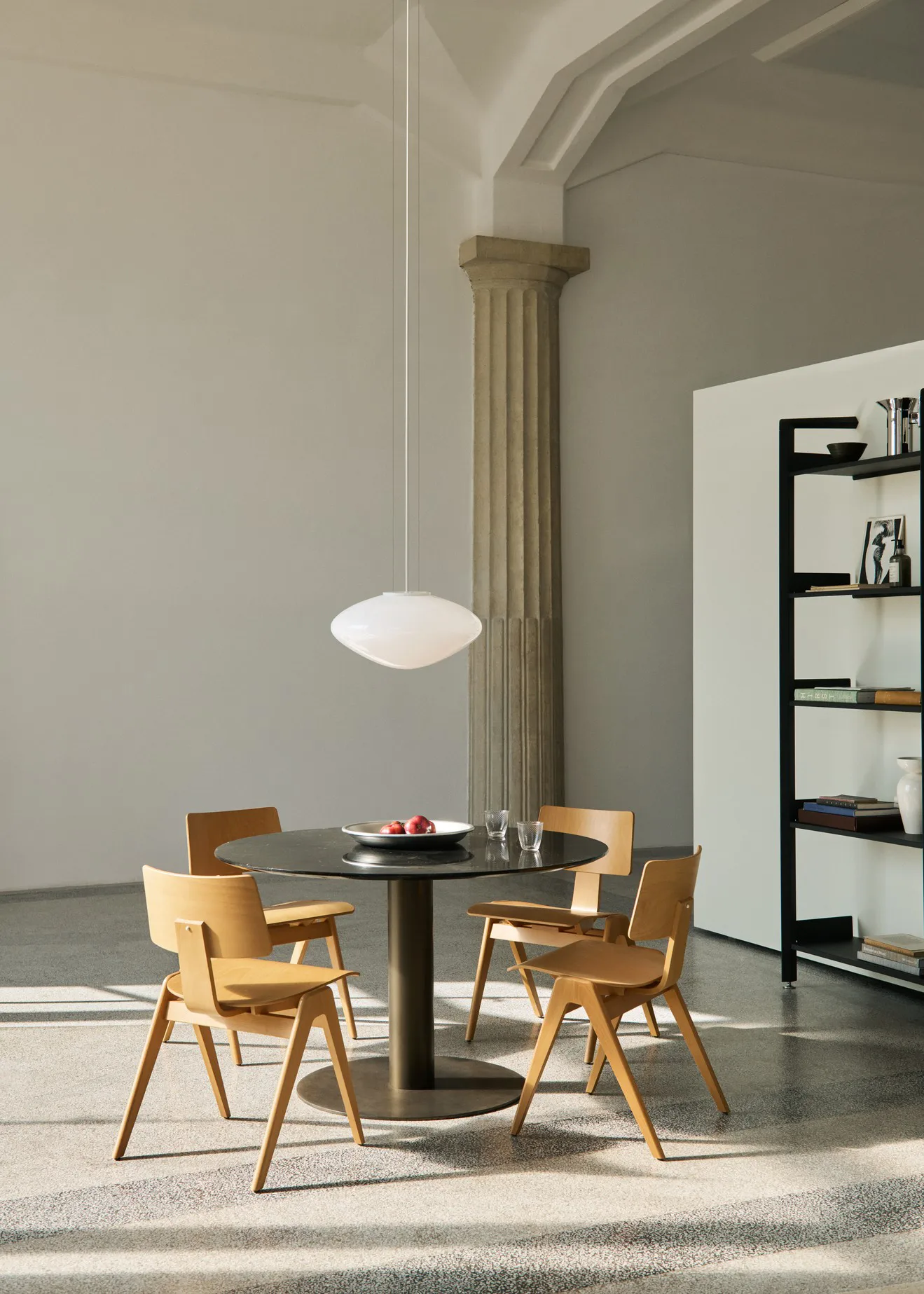 Mist AP20 pendel Ø56 cm, White-opal glass &Tradition