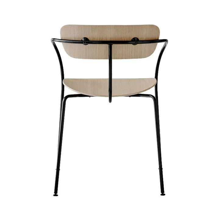 Pavilion stol AV2, lackerad ek &Tradition