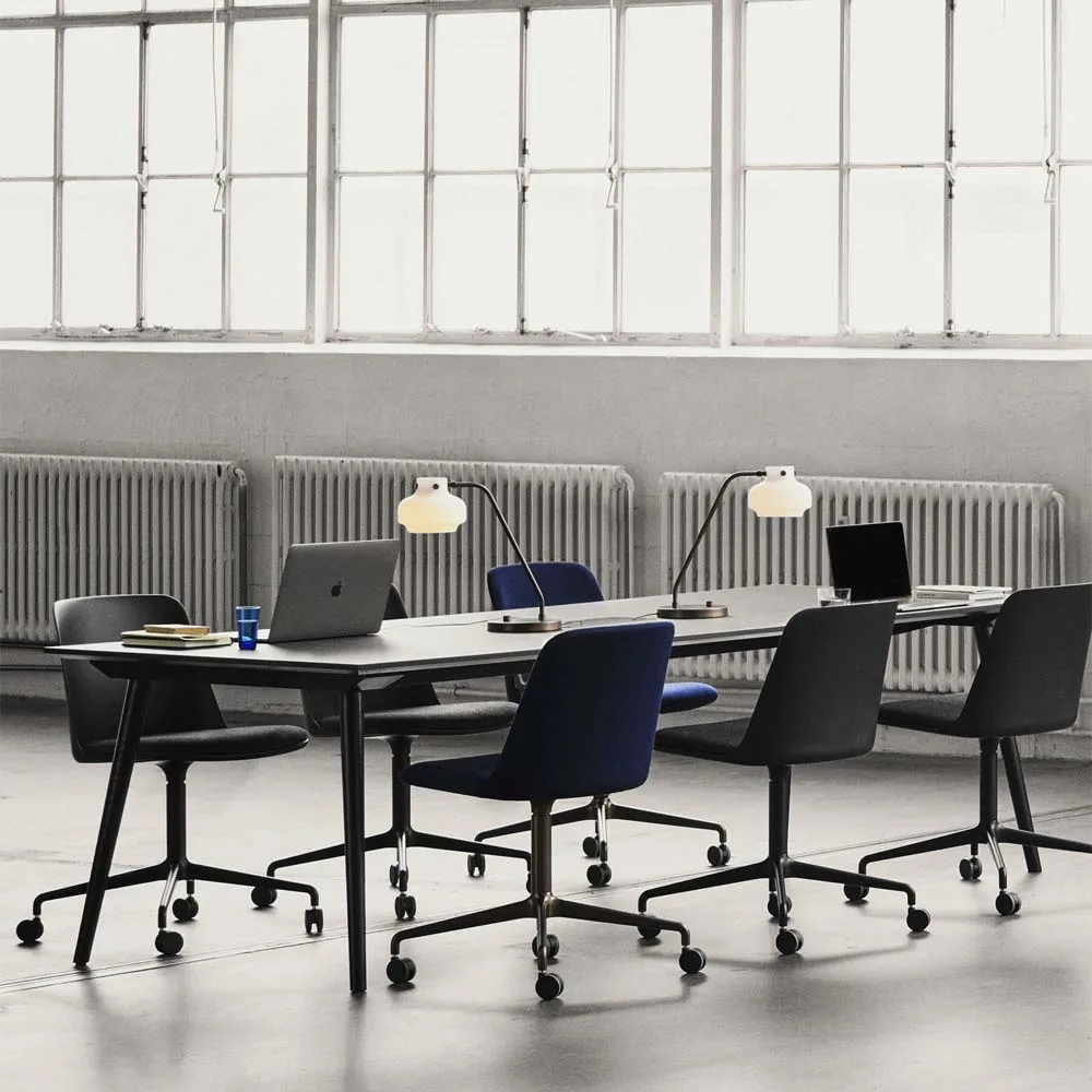 Rely HW23 kontorsstol, tyg hallingdal 224 peanut, bronserat stativ &Tradition