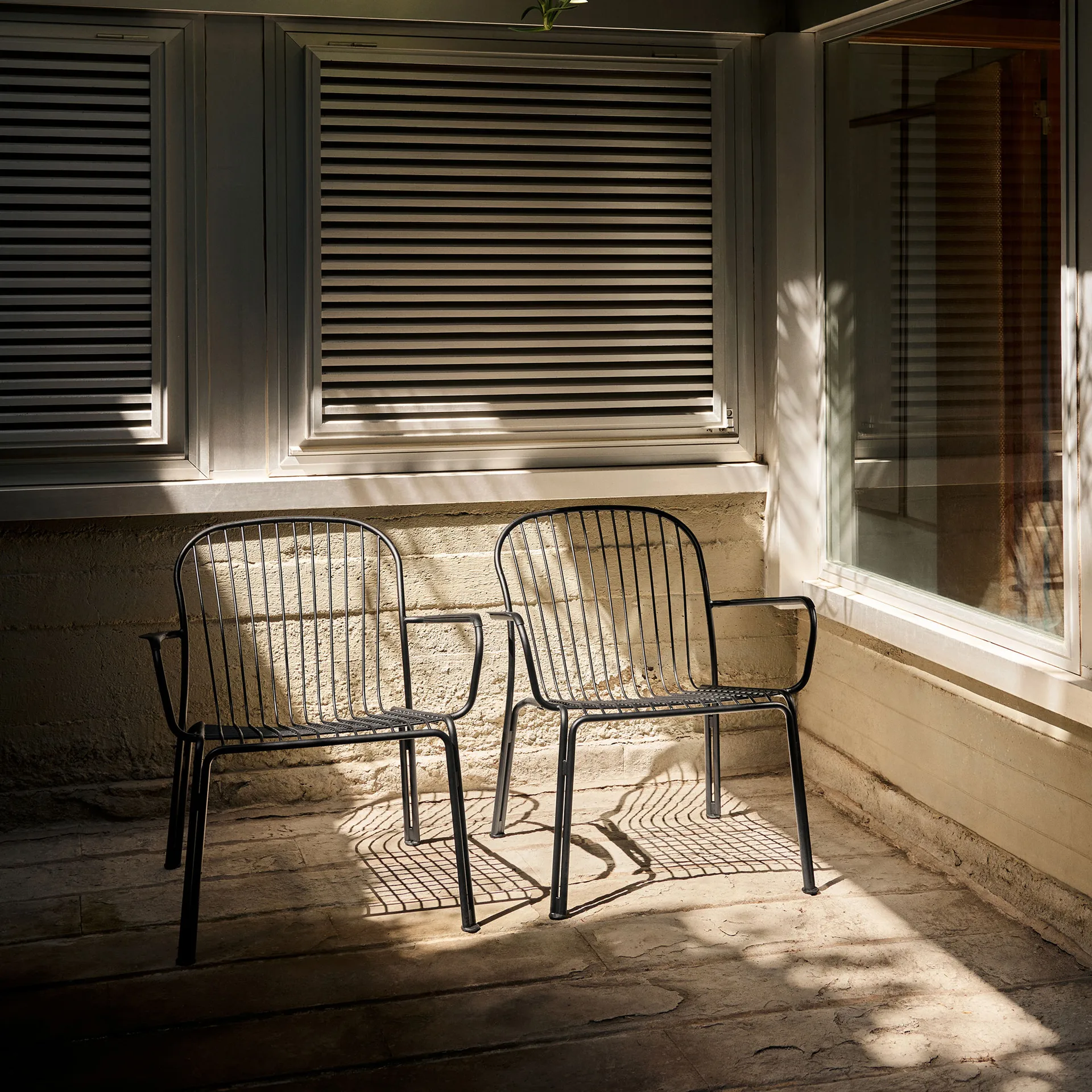 Thorvald SC101 loungestol, Warm black &Tradition