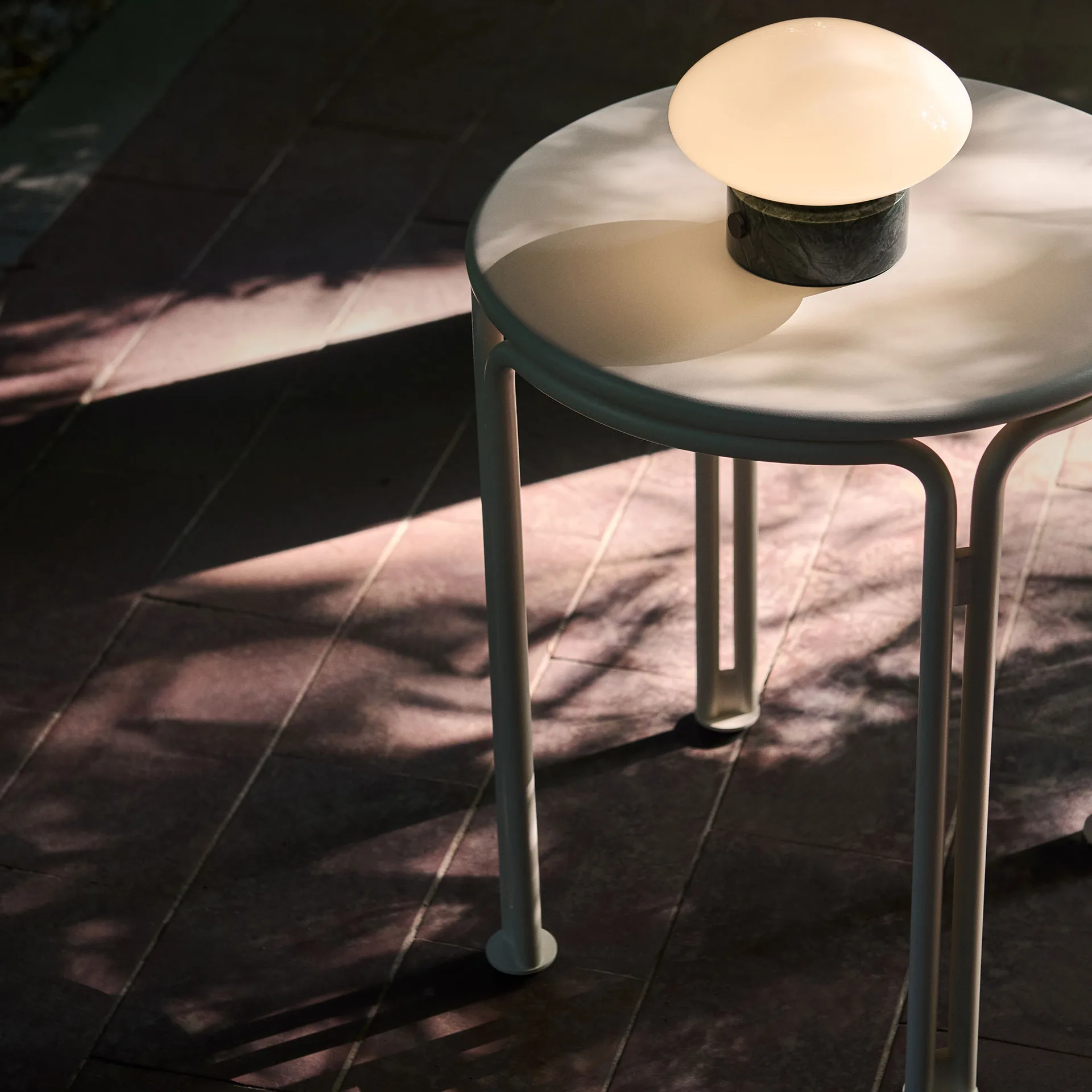 Thorvald SC102 sidobord, Ivory &Tradition