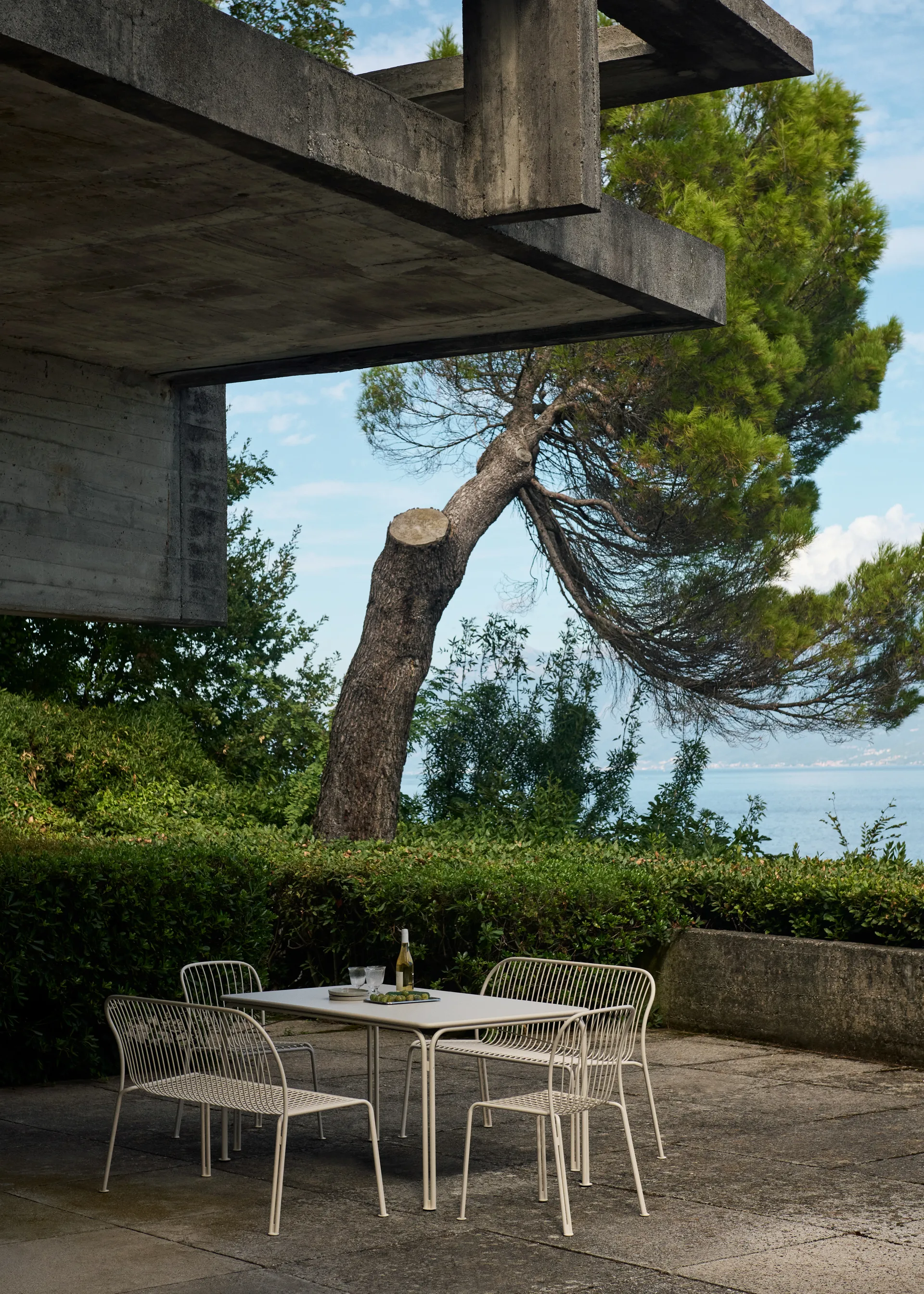 Thorvald SC111 bänk, Ivory, 129 cm &Tradition