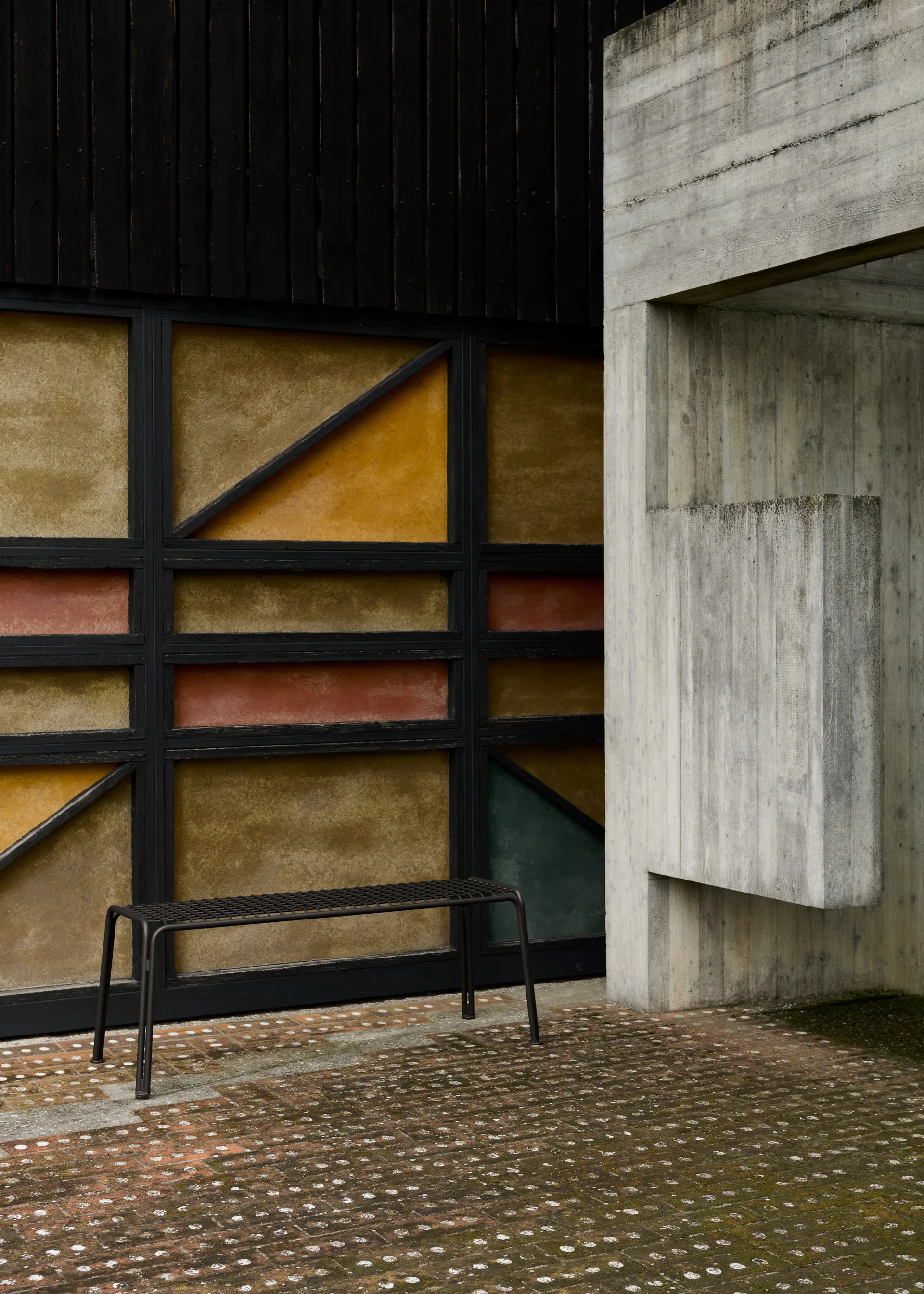 Thorvald SC112 bänk, Warm black, 125 cm &Tradition