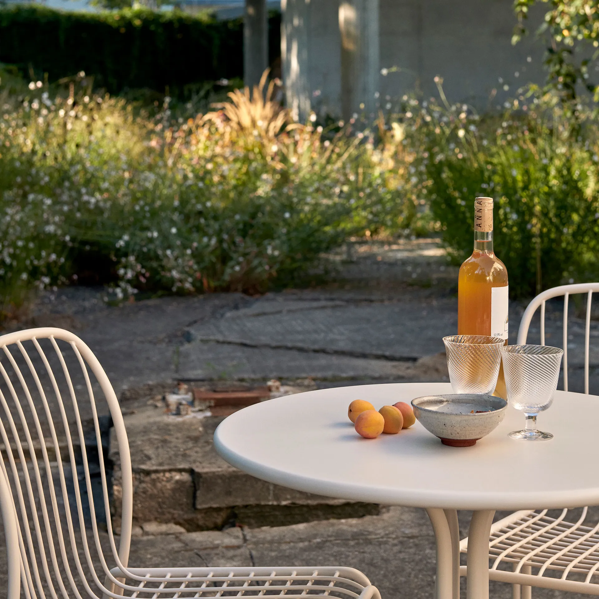 Thorvald SC96 cafébord Ø70 cm, Ivory &Tradition