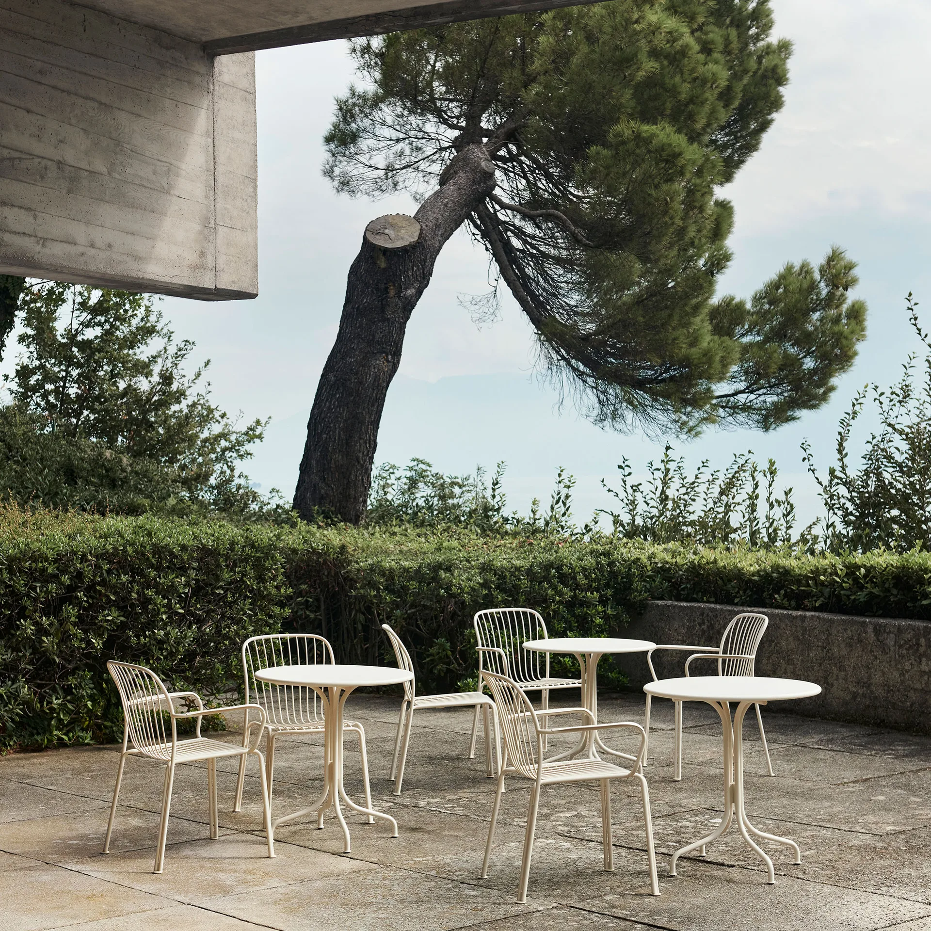 Thorvald SC96 cafébord Ø70 cm, Ivory &Tradition