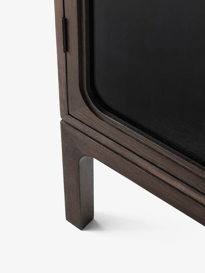 Trace SC87 vitrinskåp 50x192x40 cm, Dark stained oak &Tradition